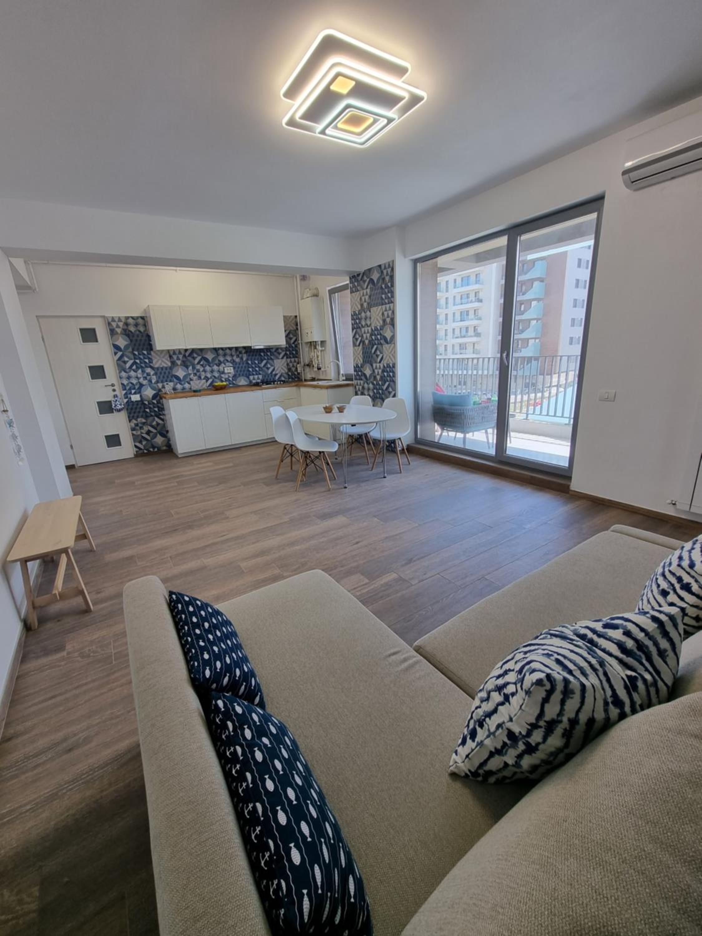 One-Bedroom Apartment photo 1