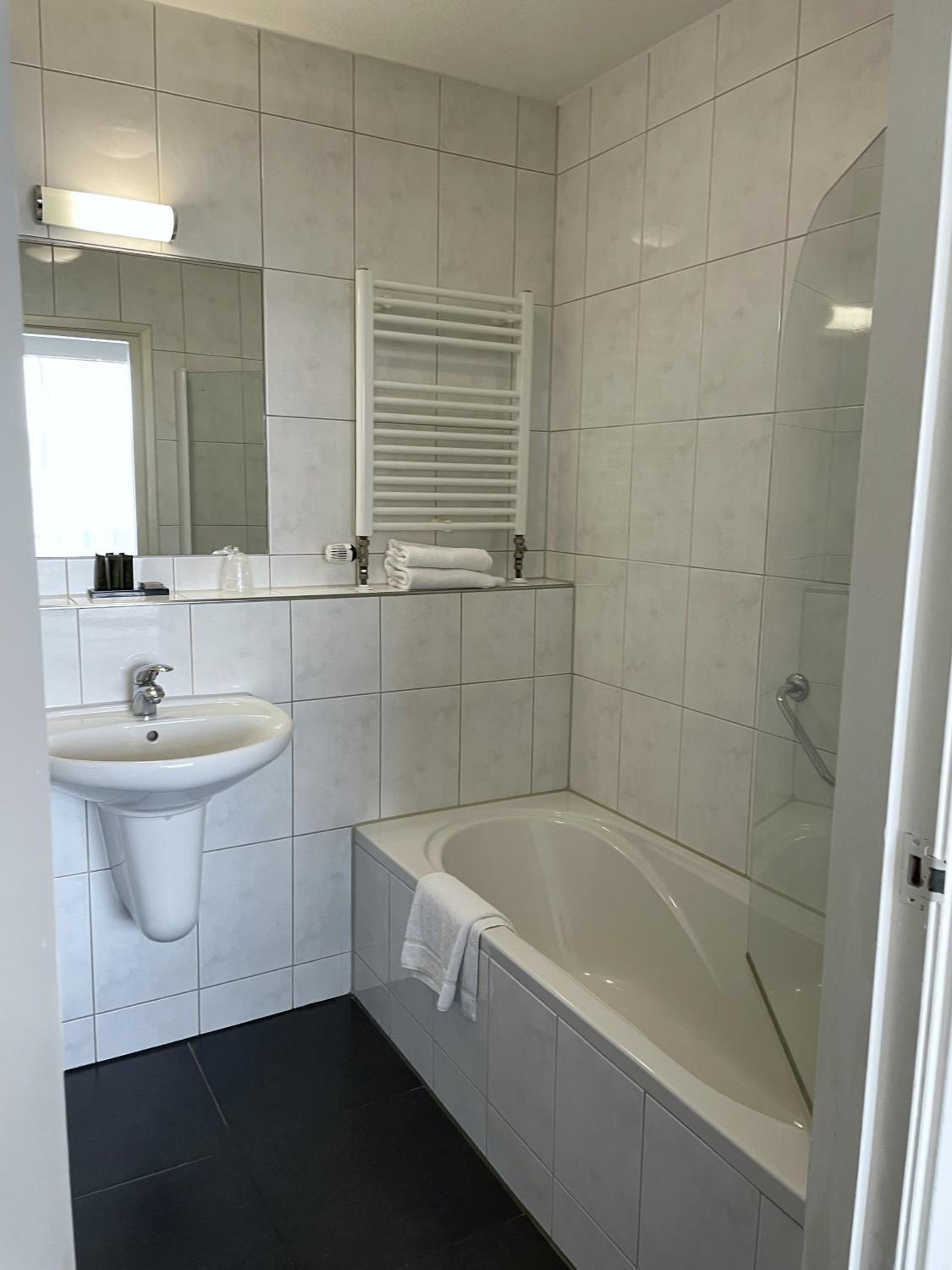 Standaard kamer met 2 aparte bedden – achterzijde hotel photo 3