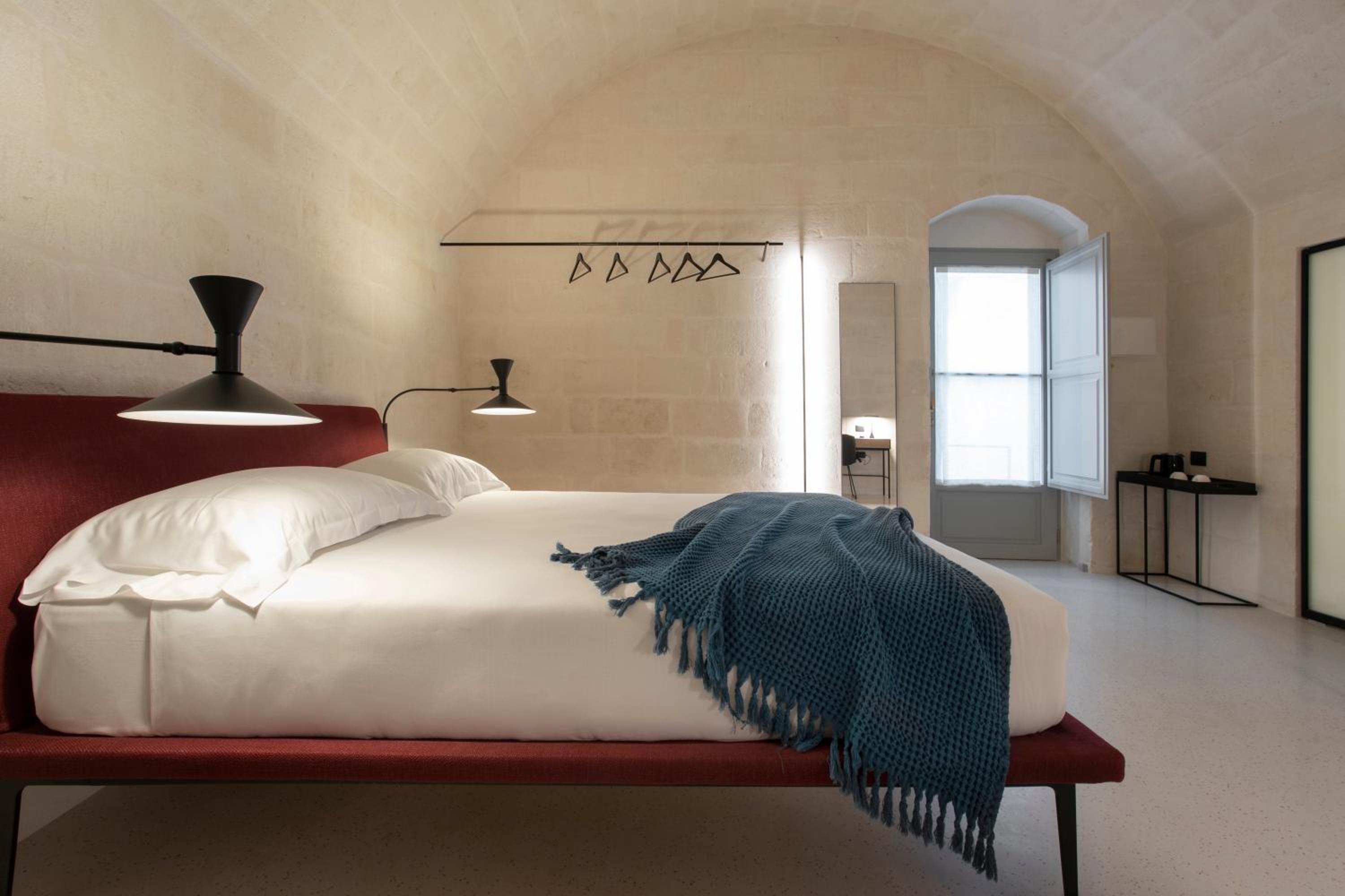 Standard Double Room - Photo 20
