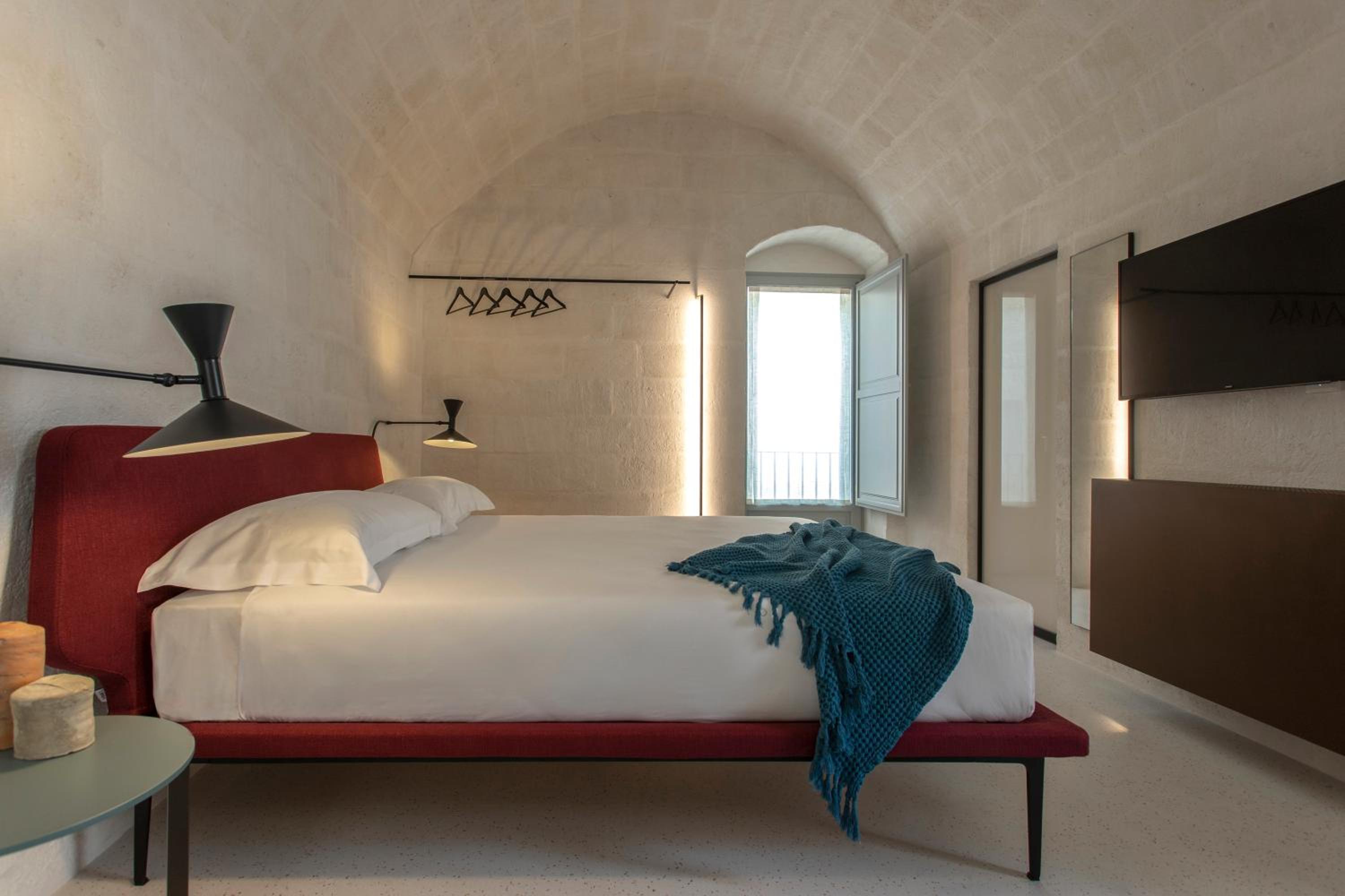 Standard Double Room - Photo 23
