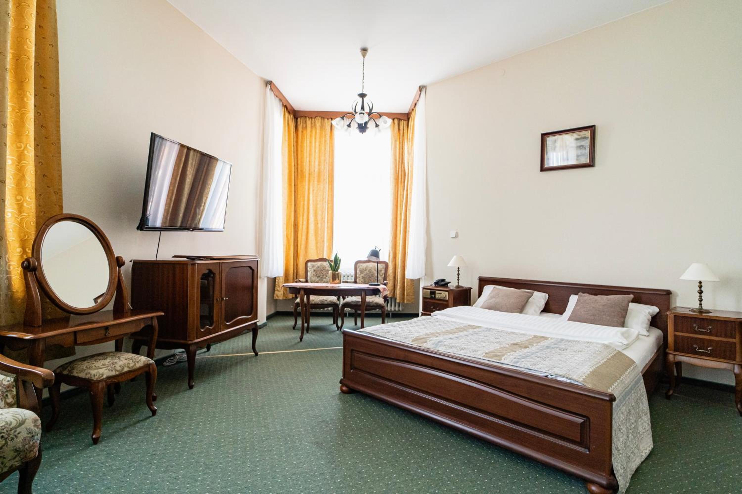 Double Room - Photo 2