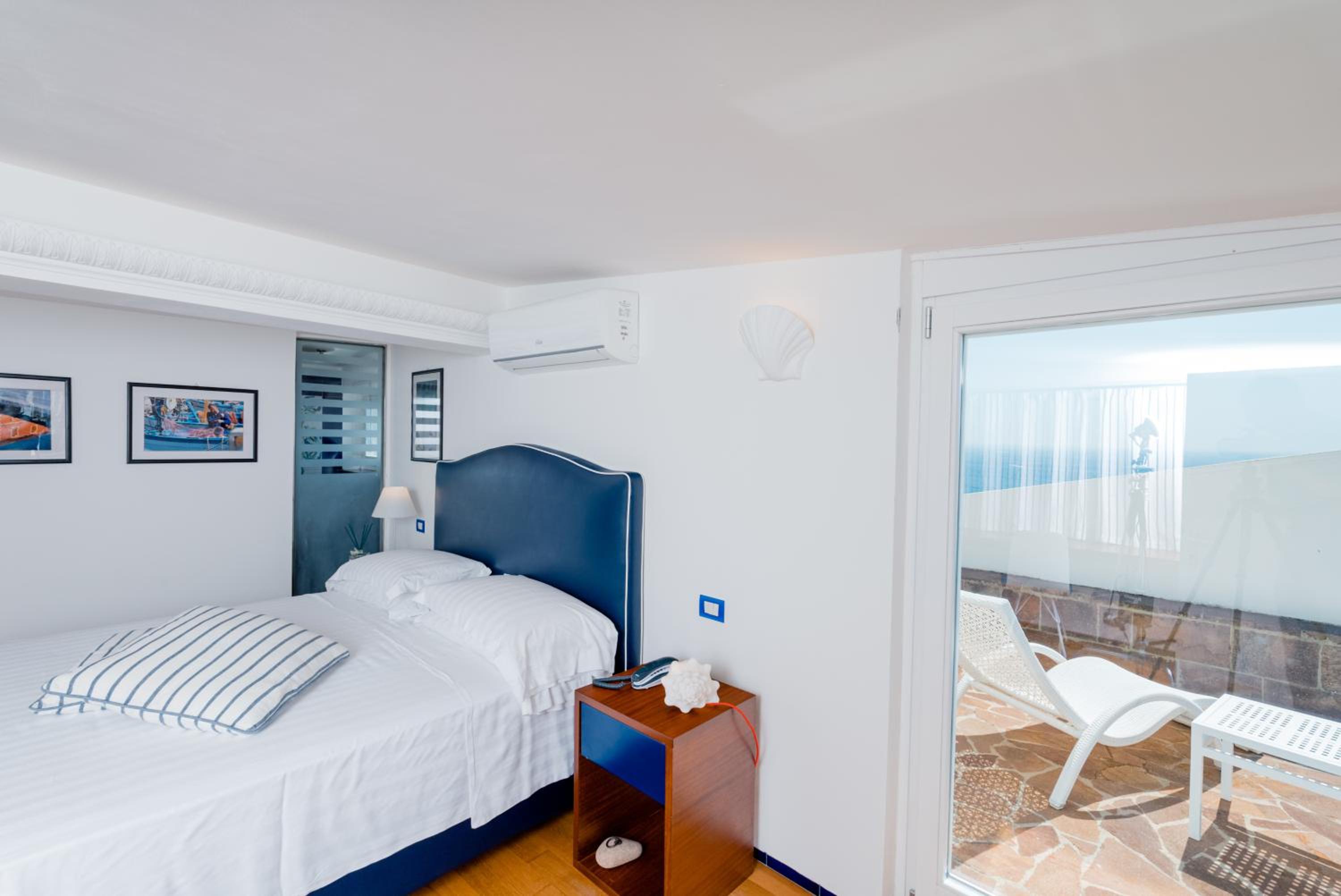 Double Room with Sea View photo 1