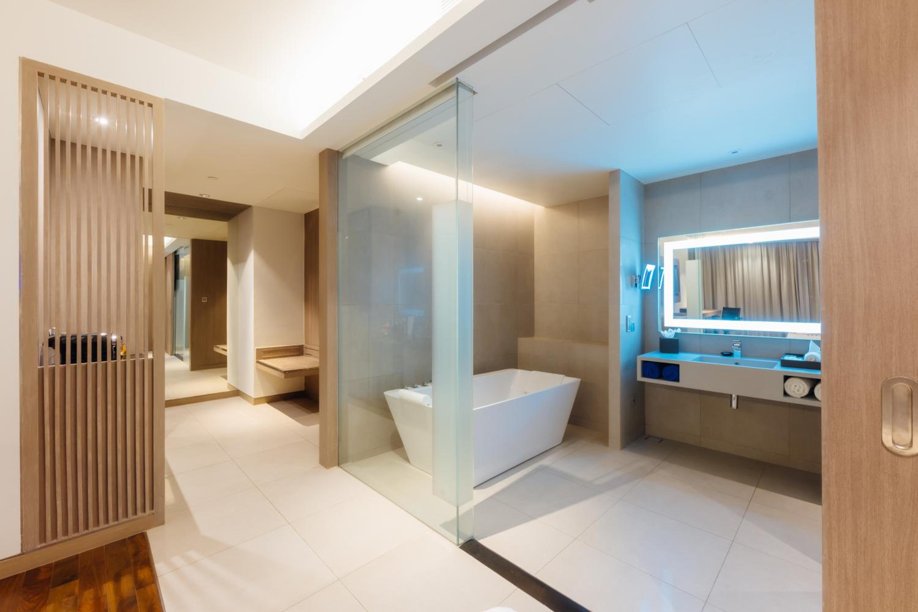 Premier Comfy Room - Photo 12