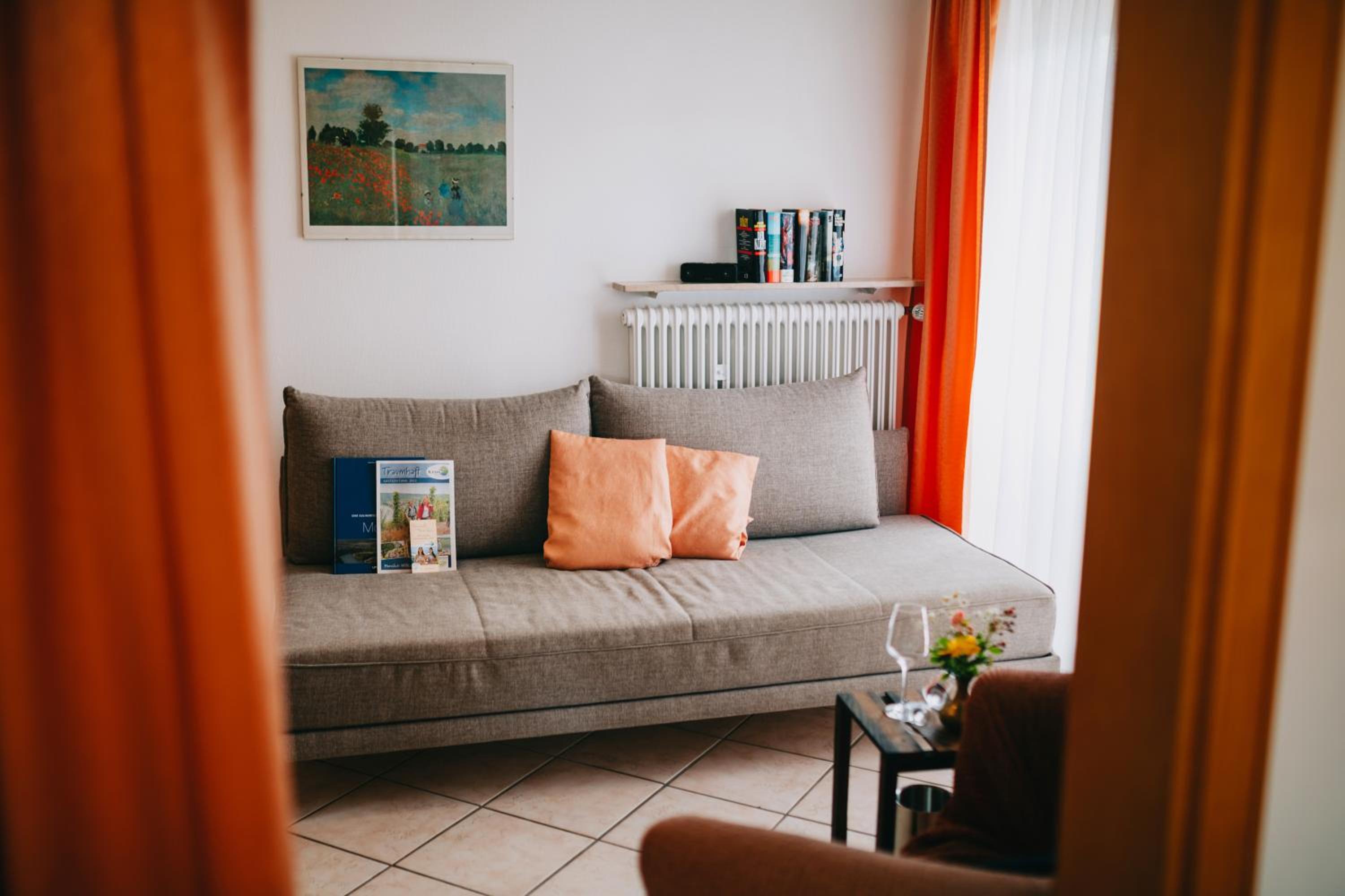Apartment with Balcony photo 3