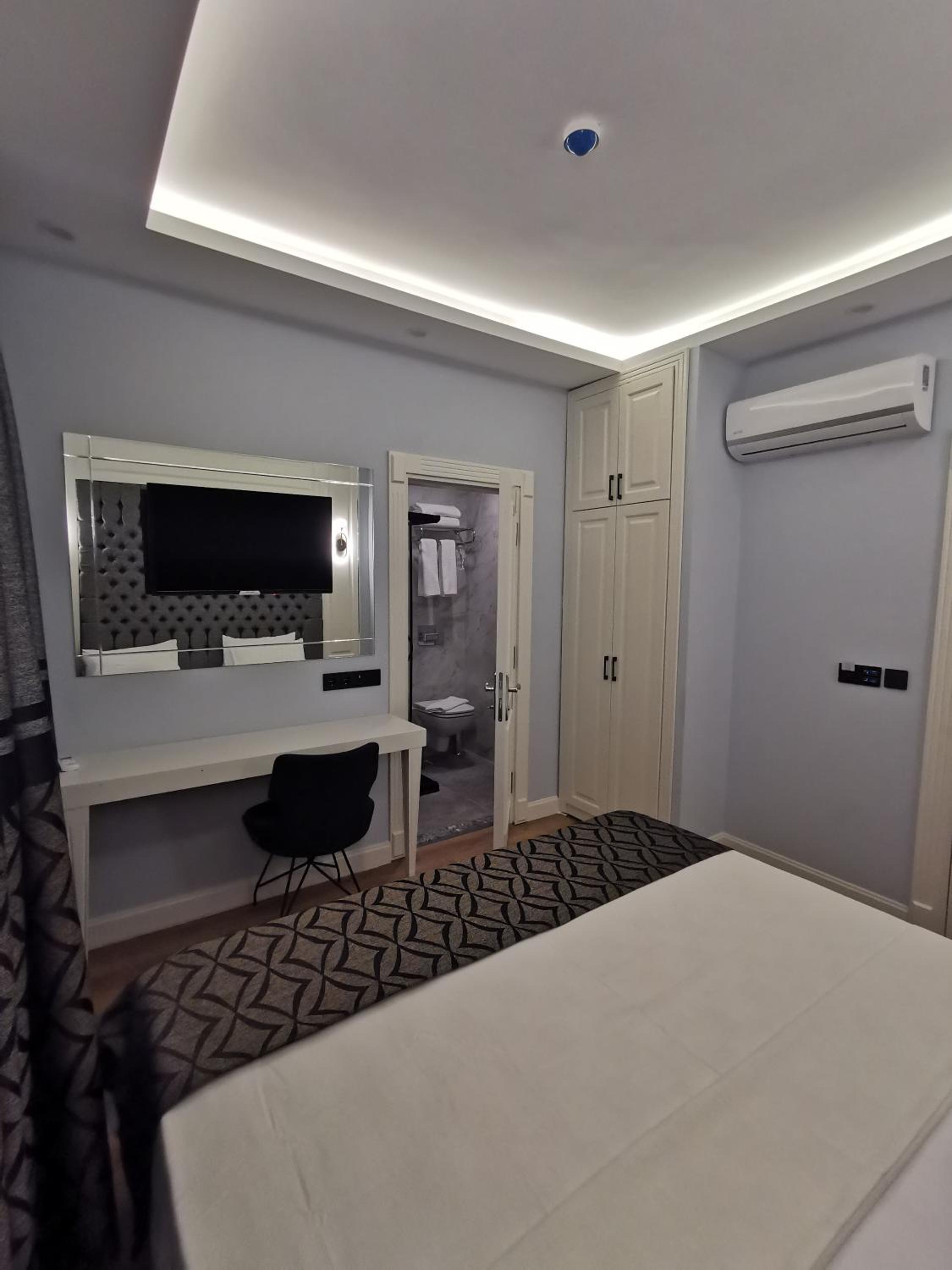 Double or Twin Room photo 2