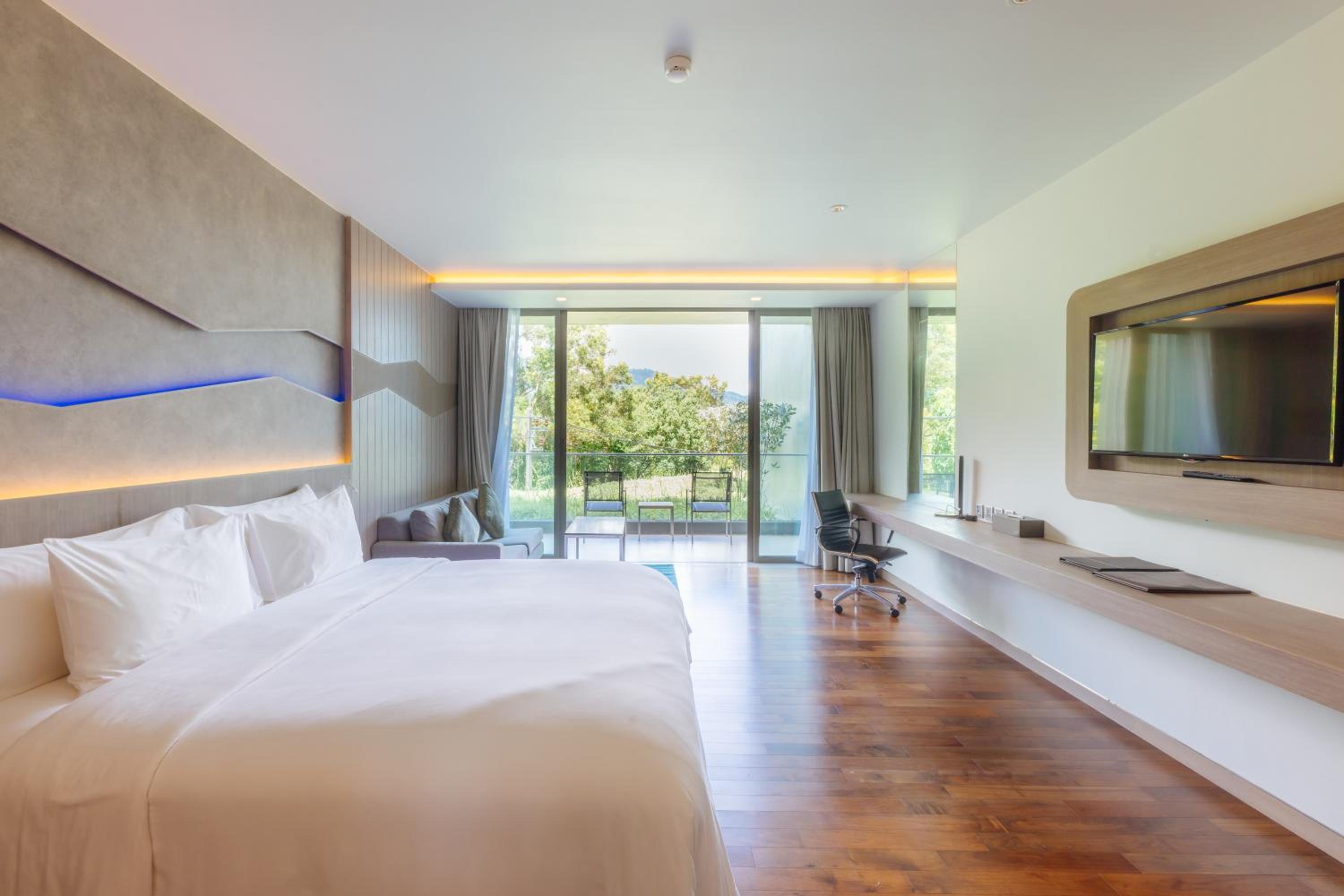Premier Comfy Room - Photo 9
