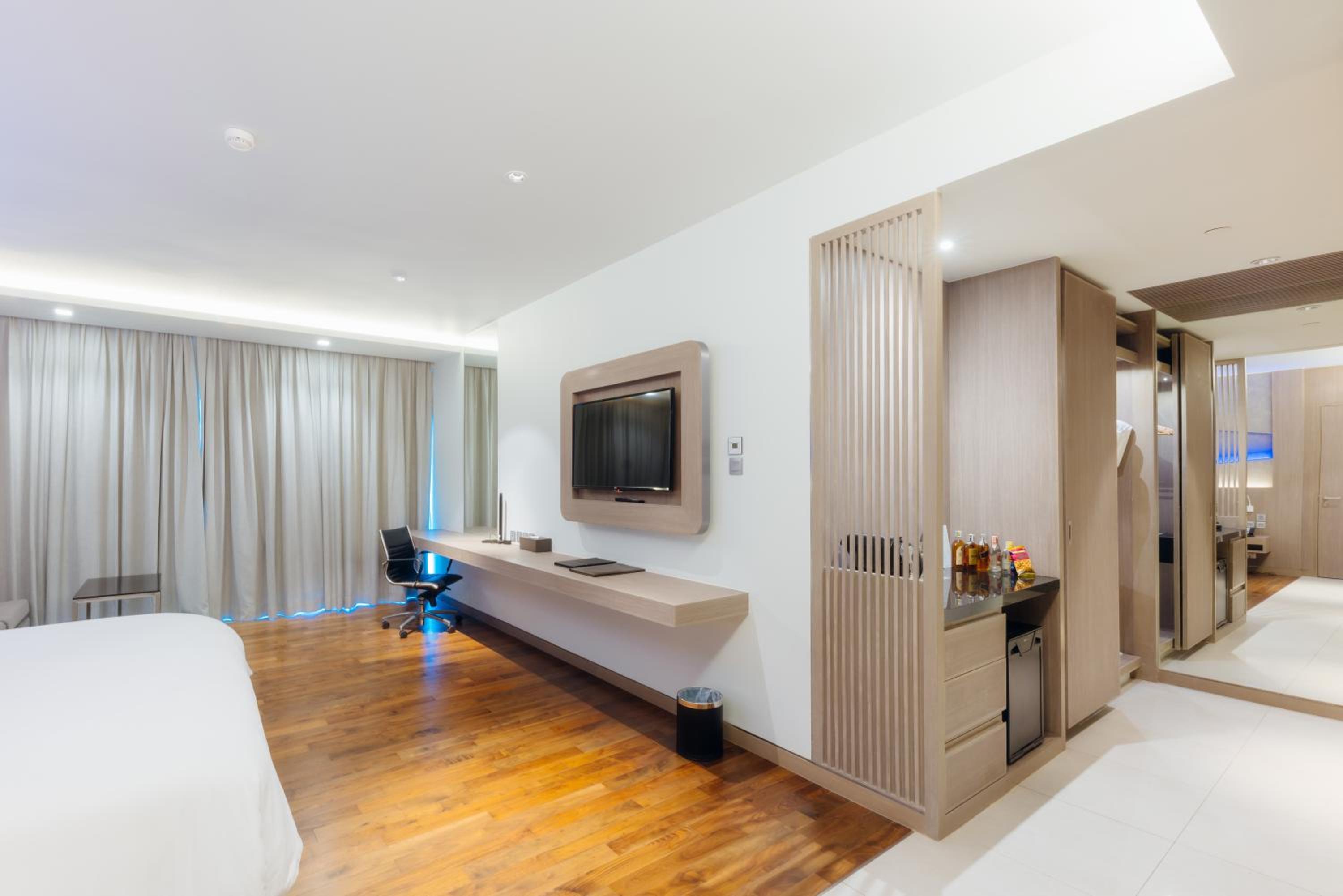 Premier Comfy Room - Photo 8