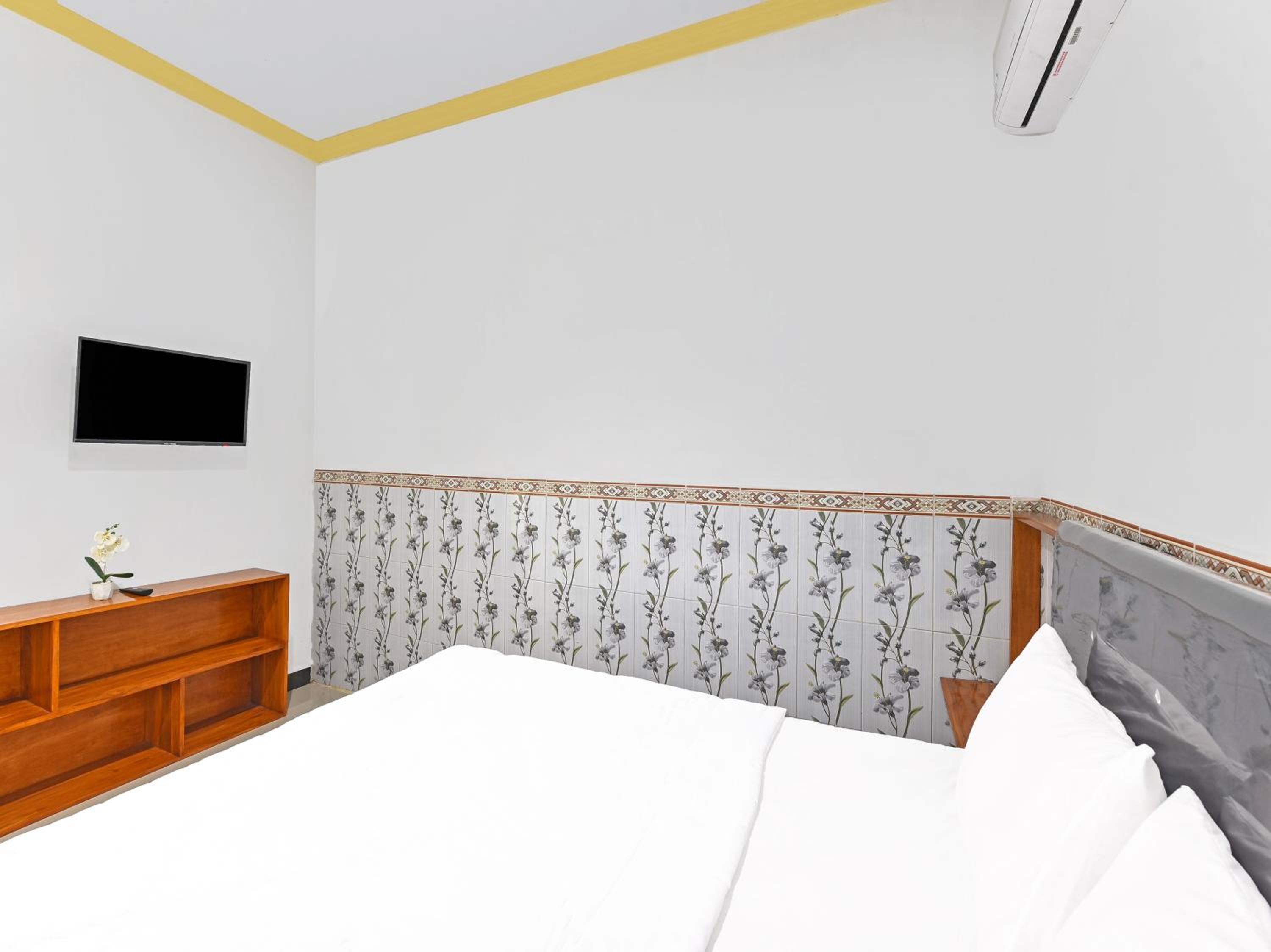 Deluxe Suite - Photo 7