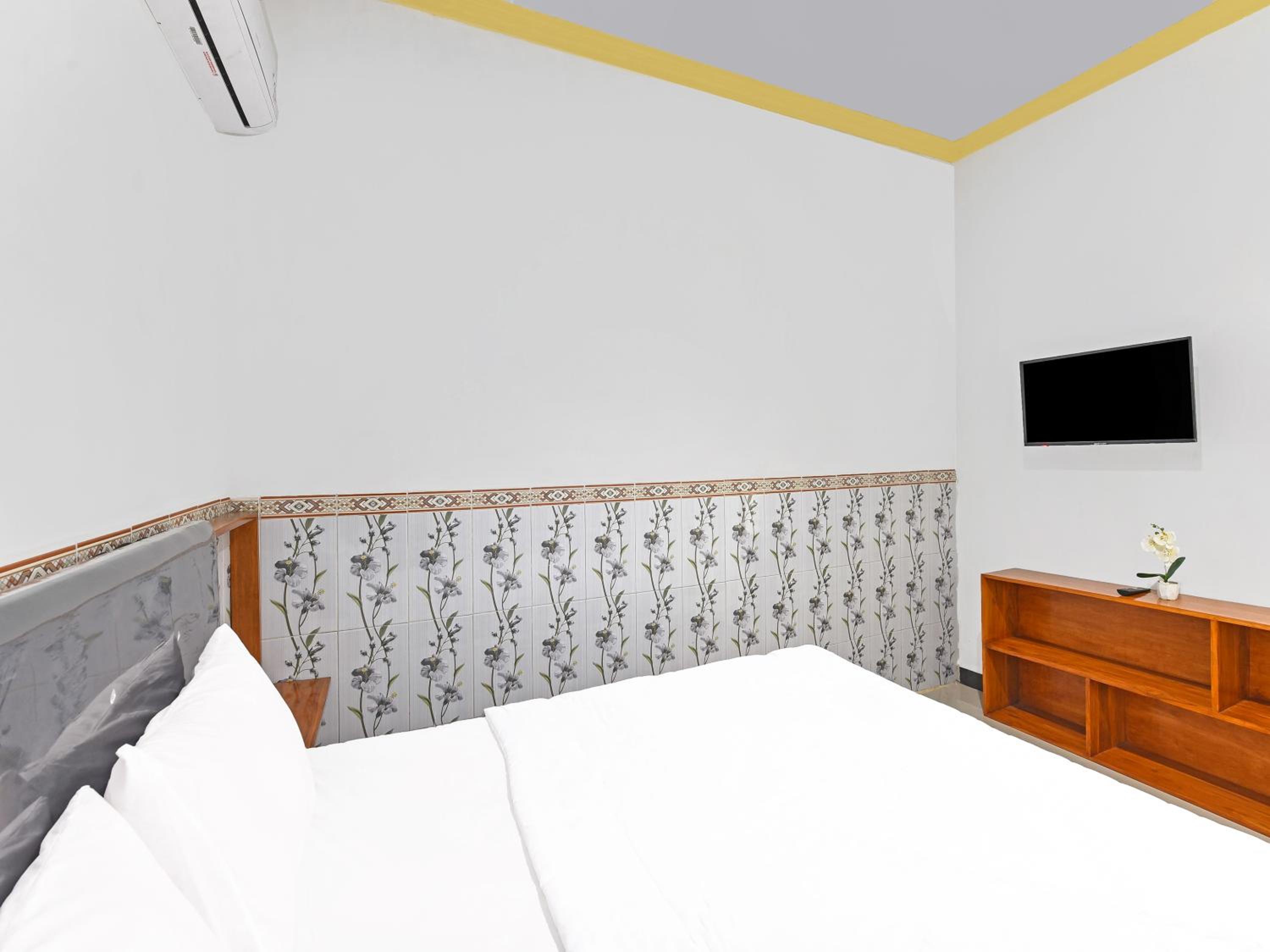 Deluxe Suite - Photo 10