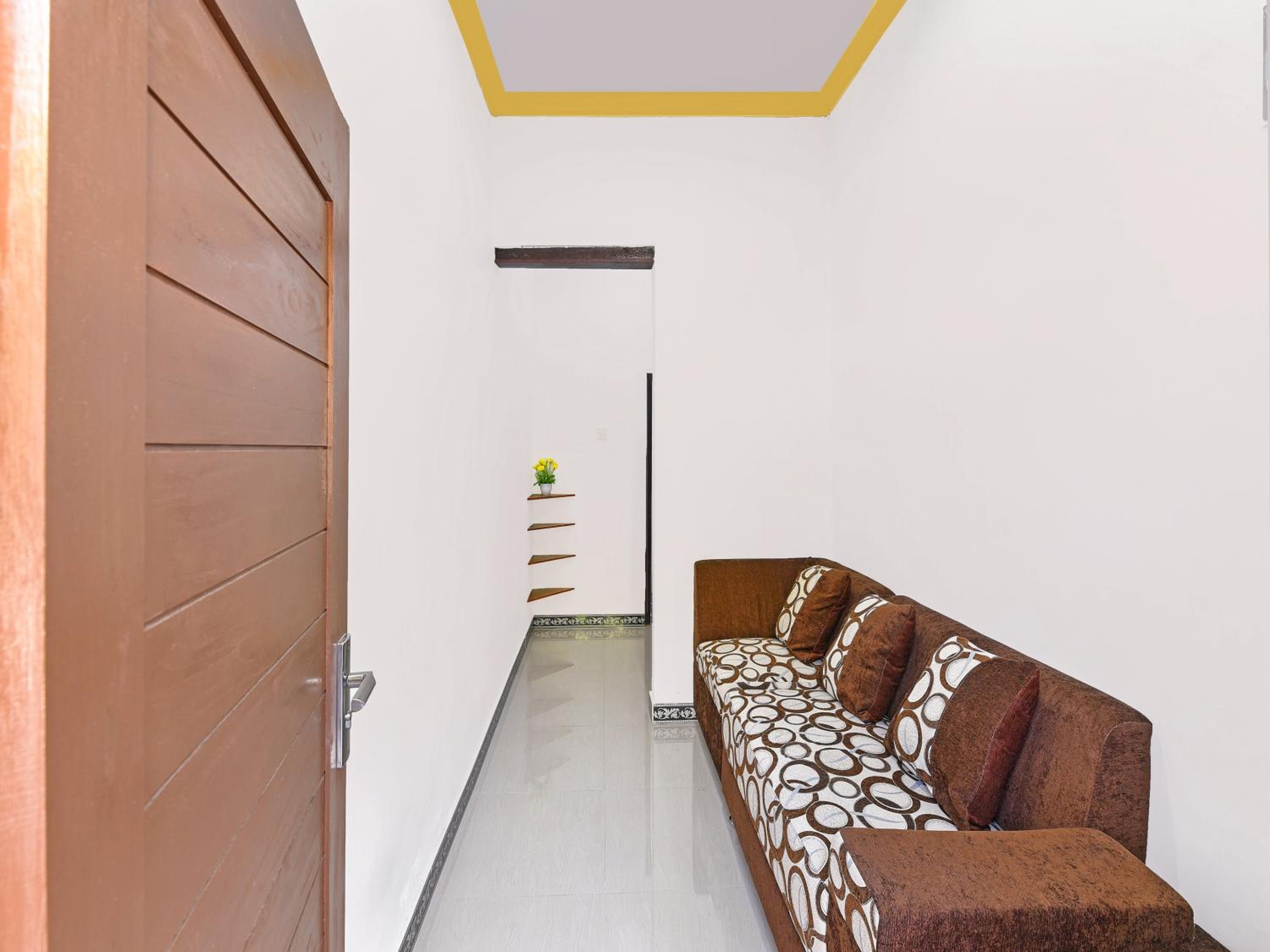 Deluxe Suite - Photo 13