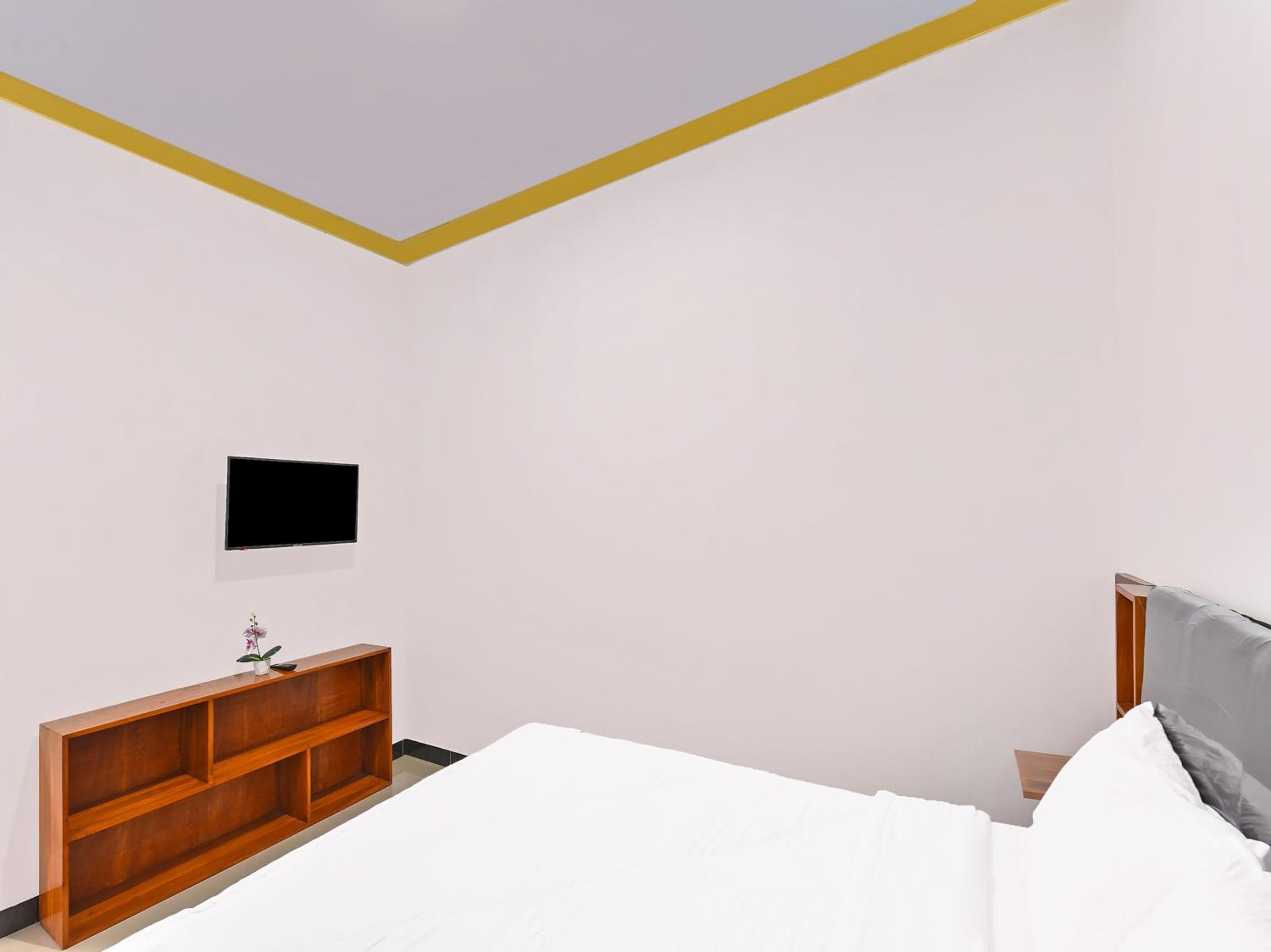Deluxe Suite - Photo 6