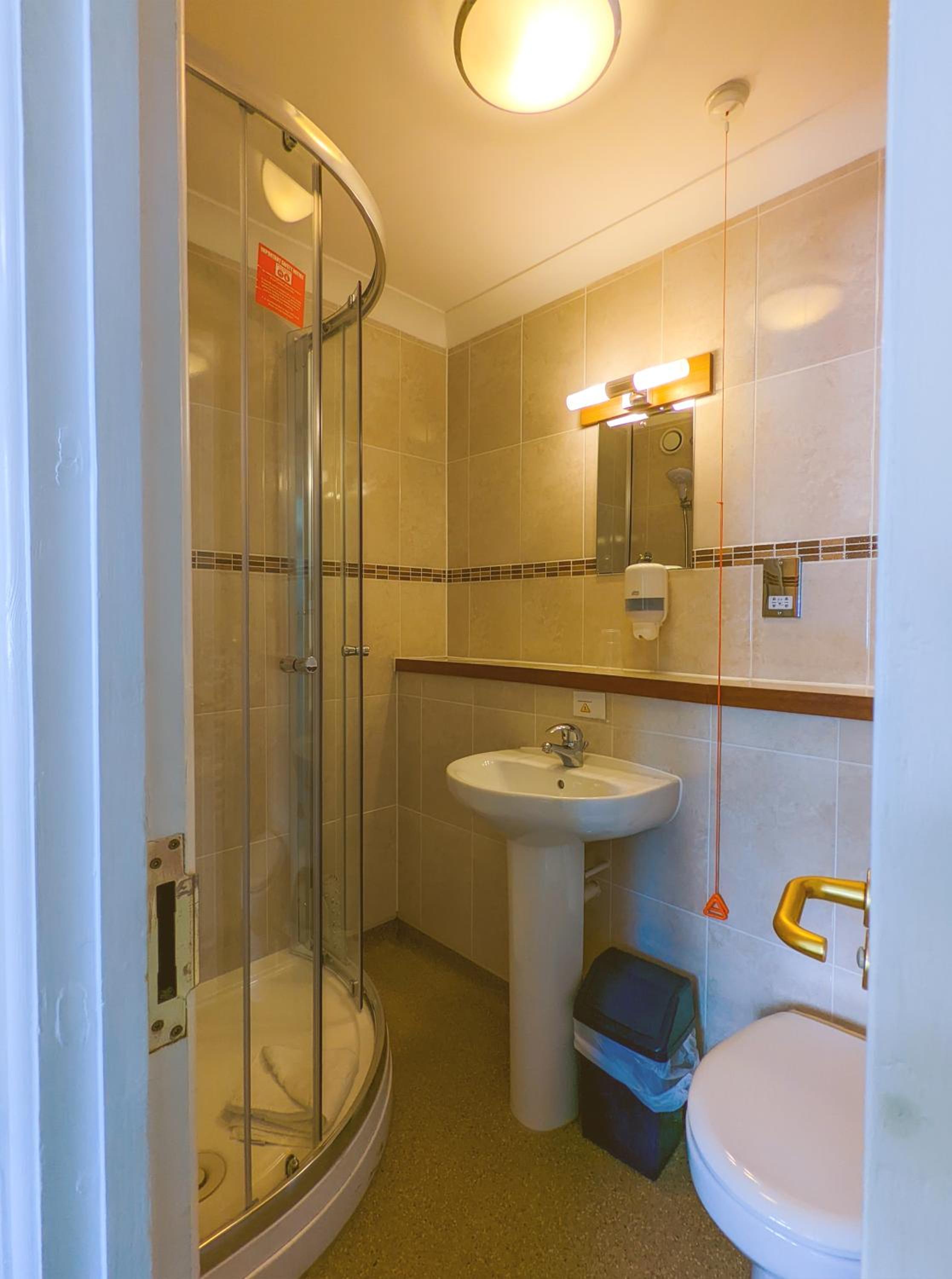 Single Room photo 2