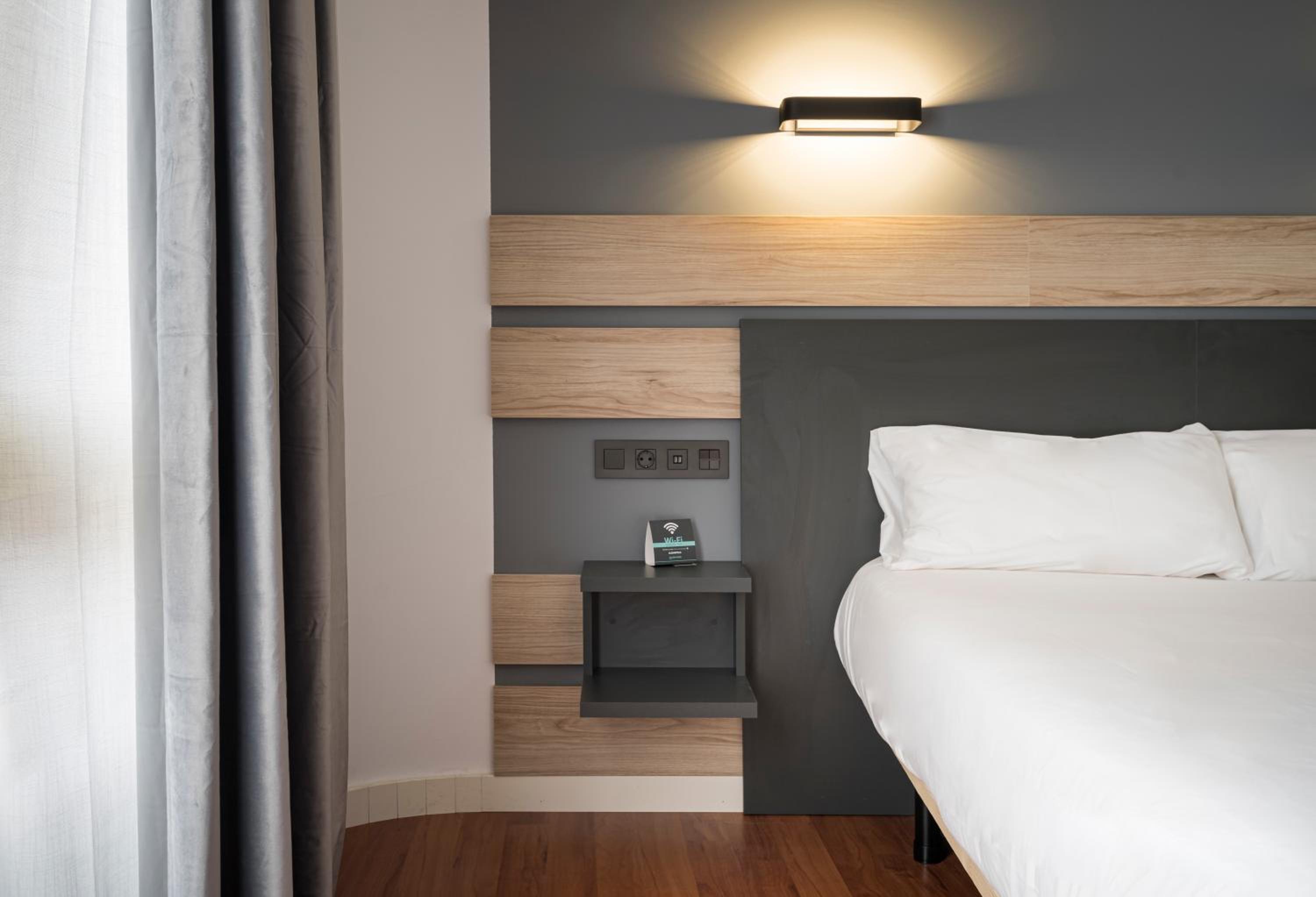Standard Double or Twin Room photo 3