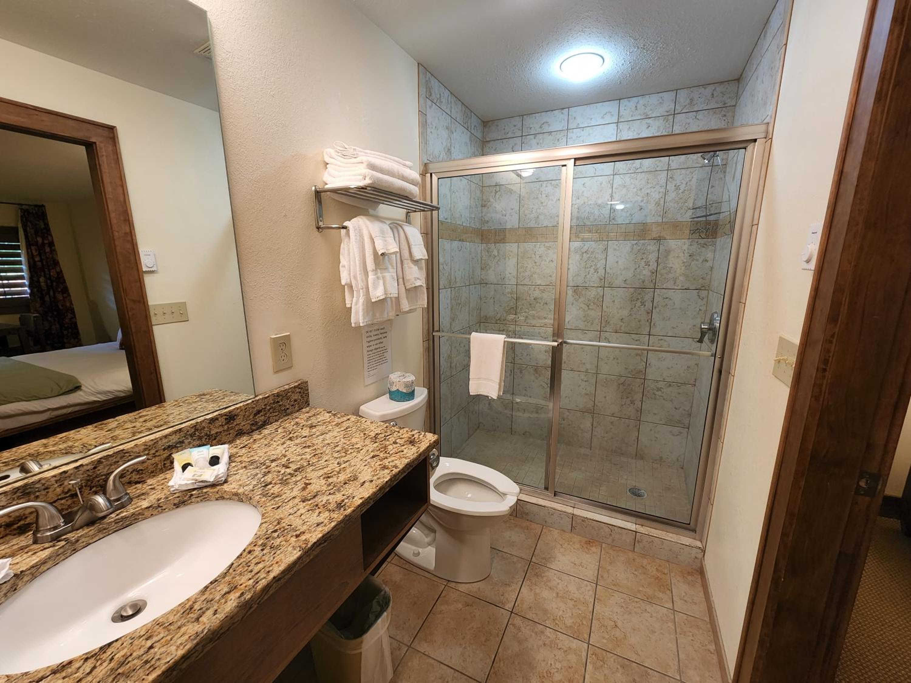 Deluxe King Room photo 3