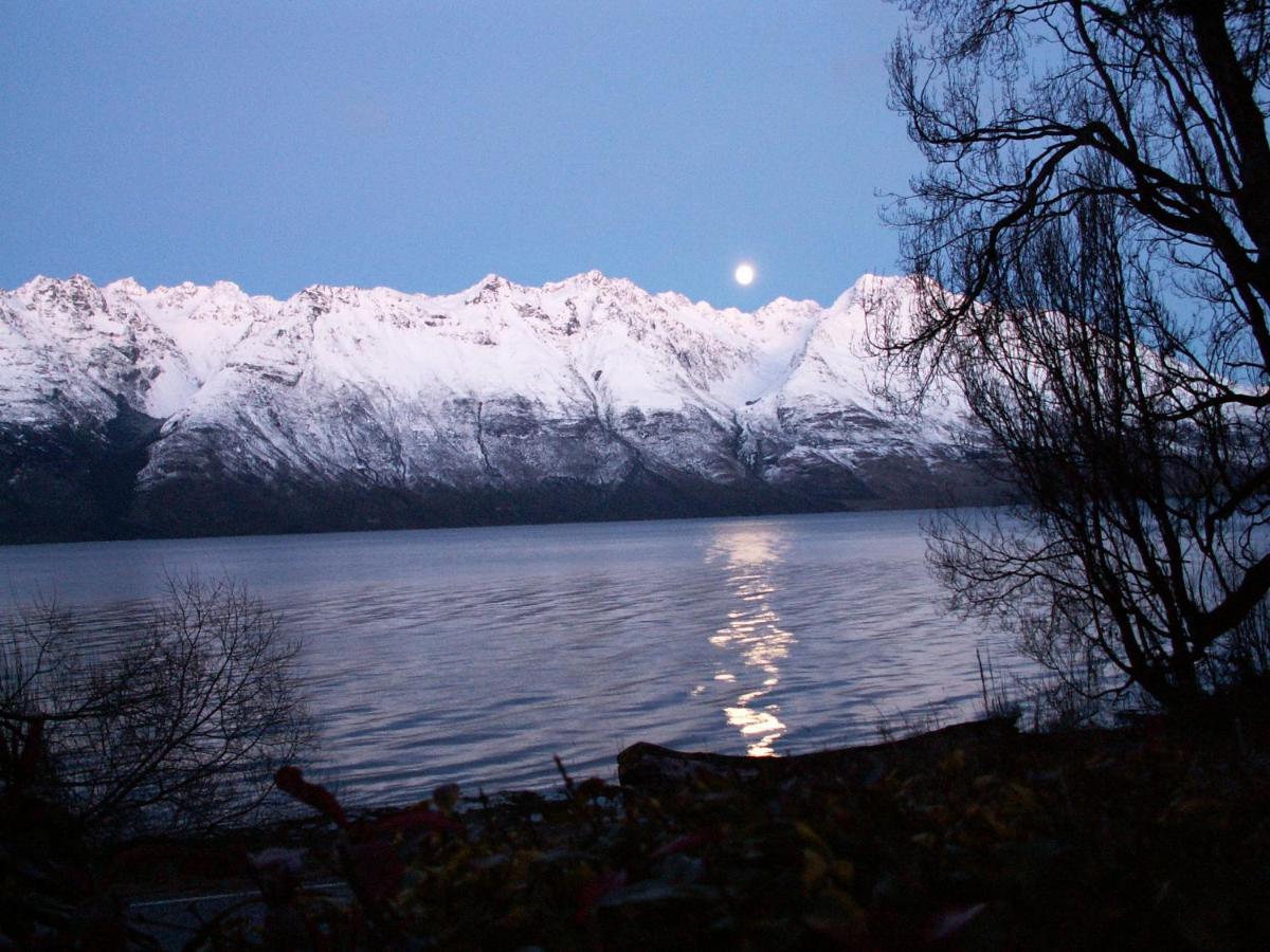 Double Room with Lake View photo 2