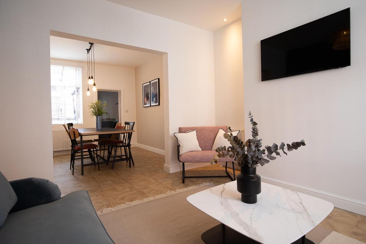 Three-Bedroom House photo 1