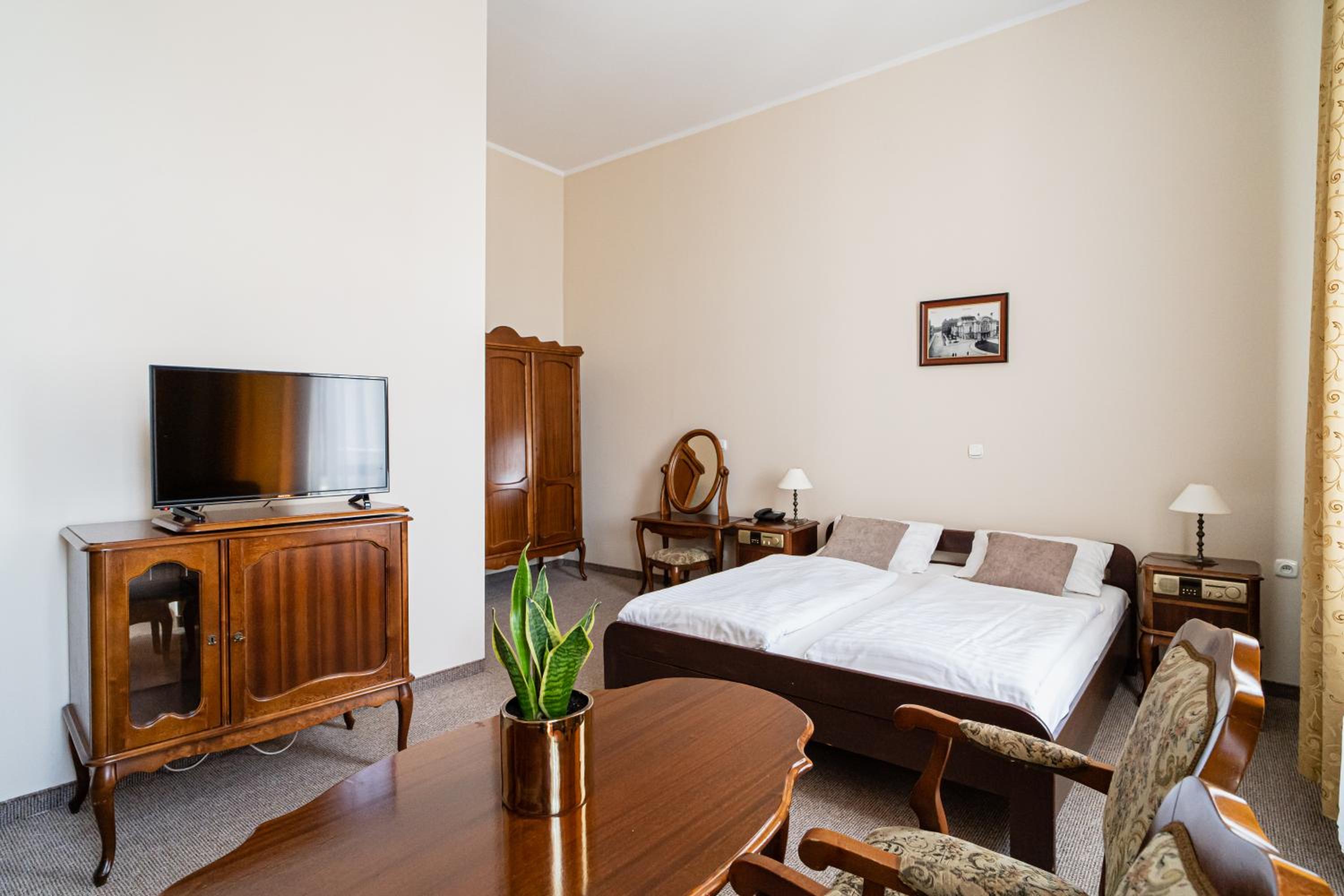 Double Room - Photo 1