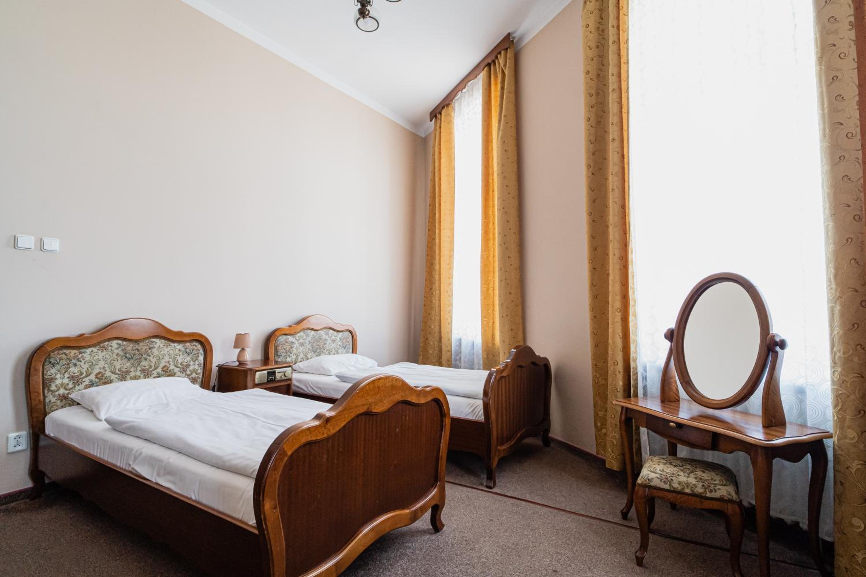 Twin Room - Photo 1
