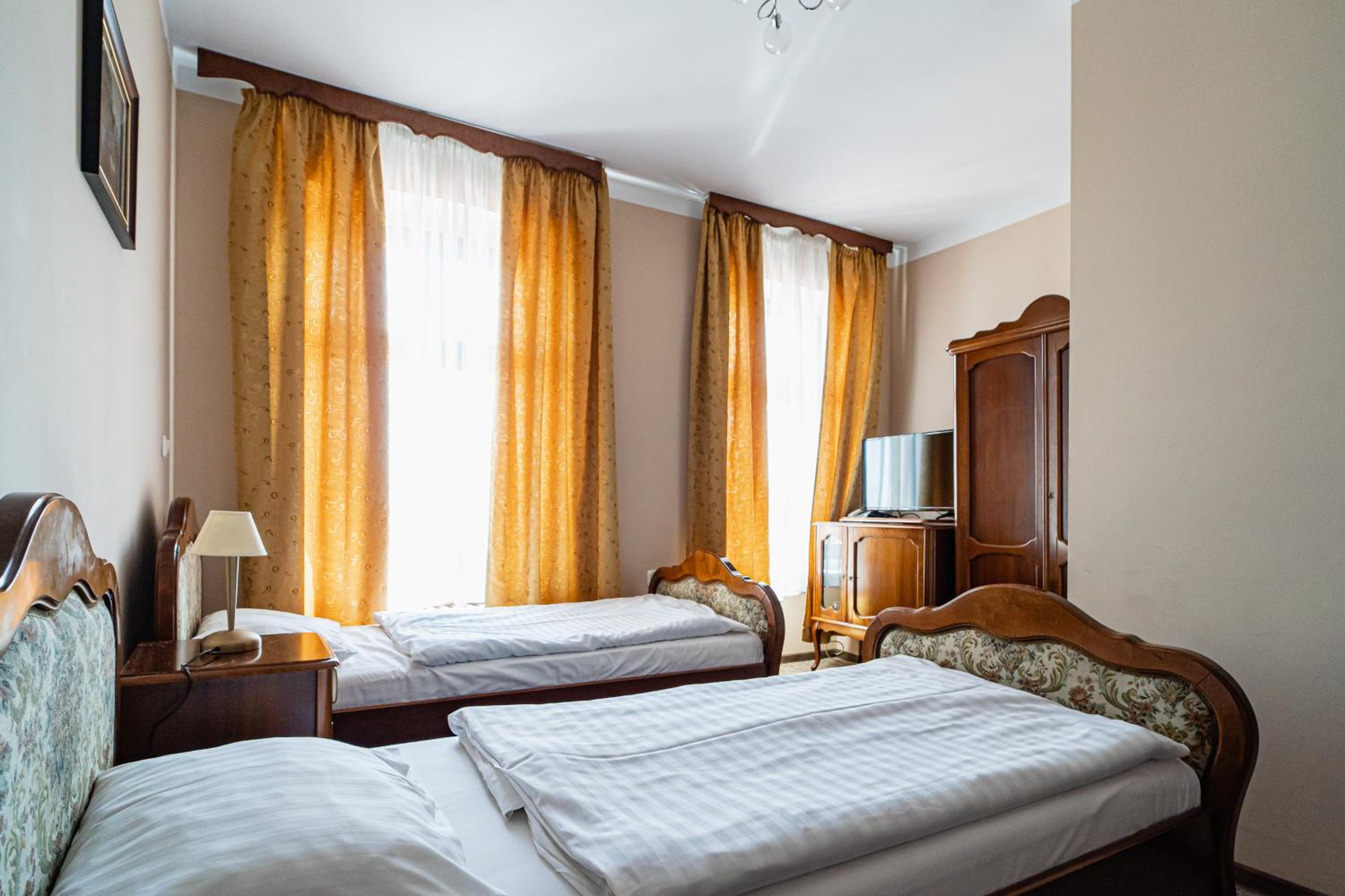 Twin Room - Photo 5