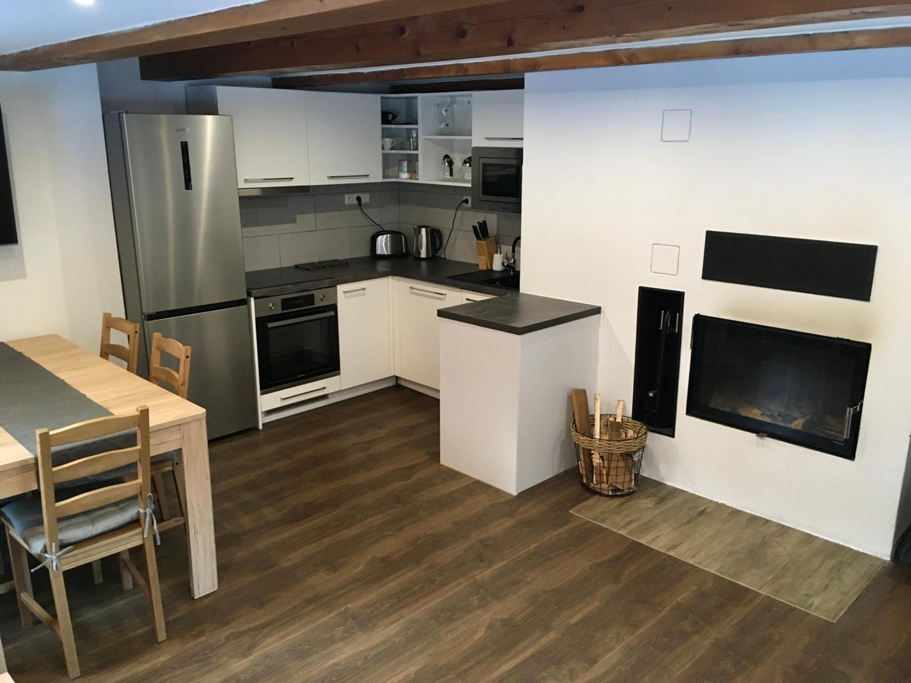 Three-Bedroom House photo 2