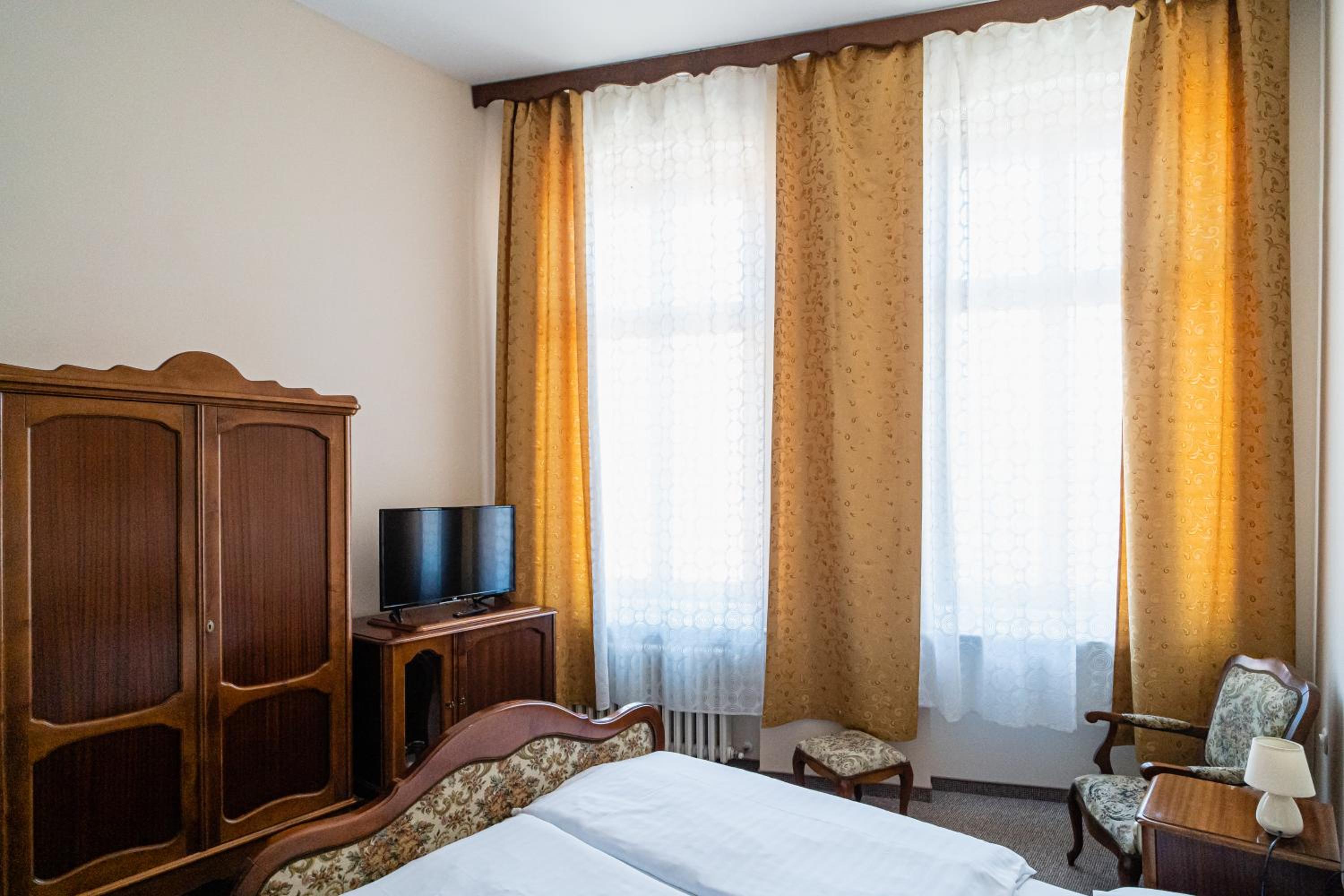 Twin Room - Photo 6