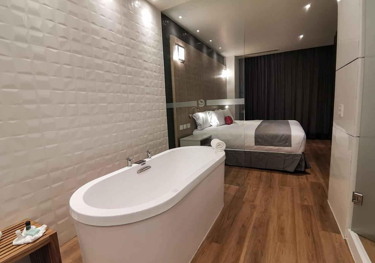 Relax King Suite -  Non-Smoking - Photo 8