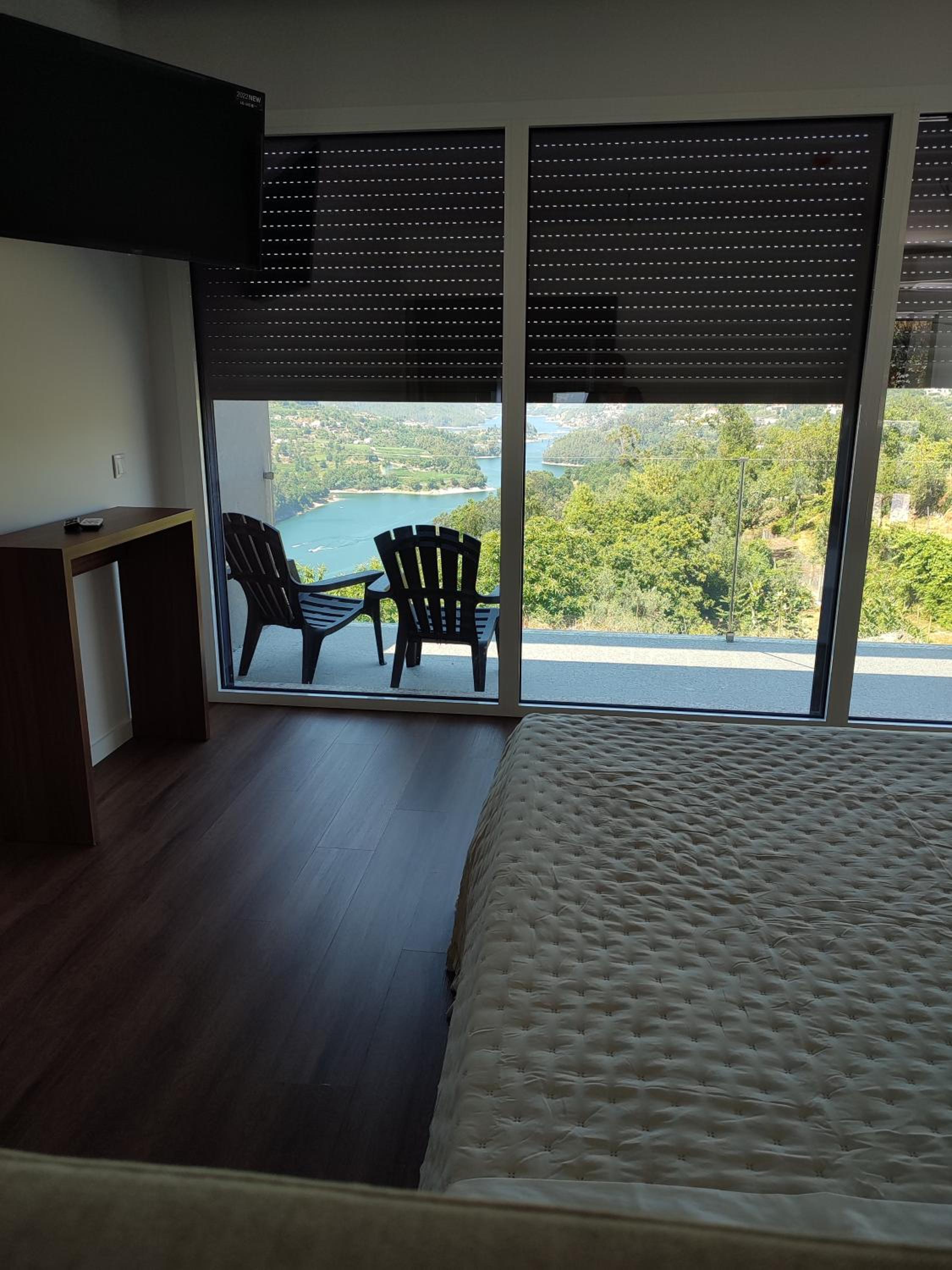 King Suite with Balcony photo 3