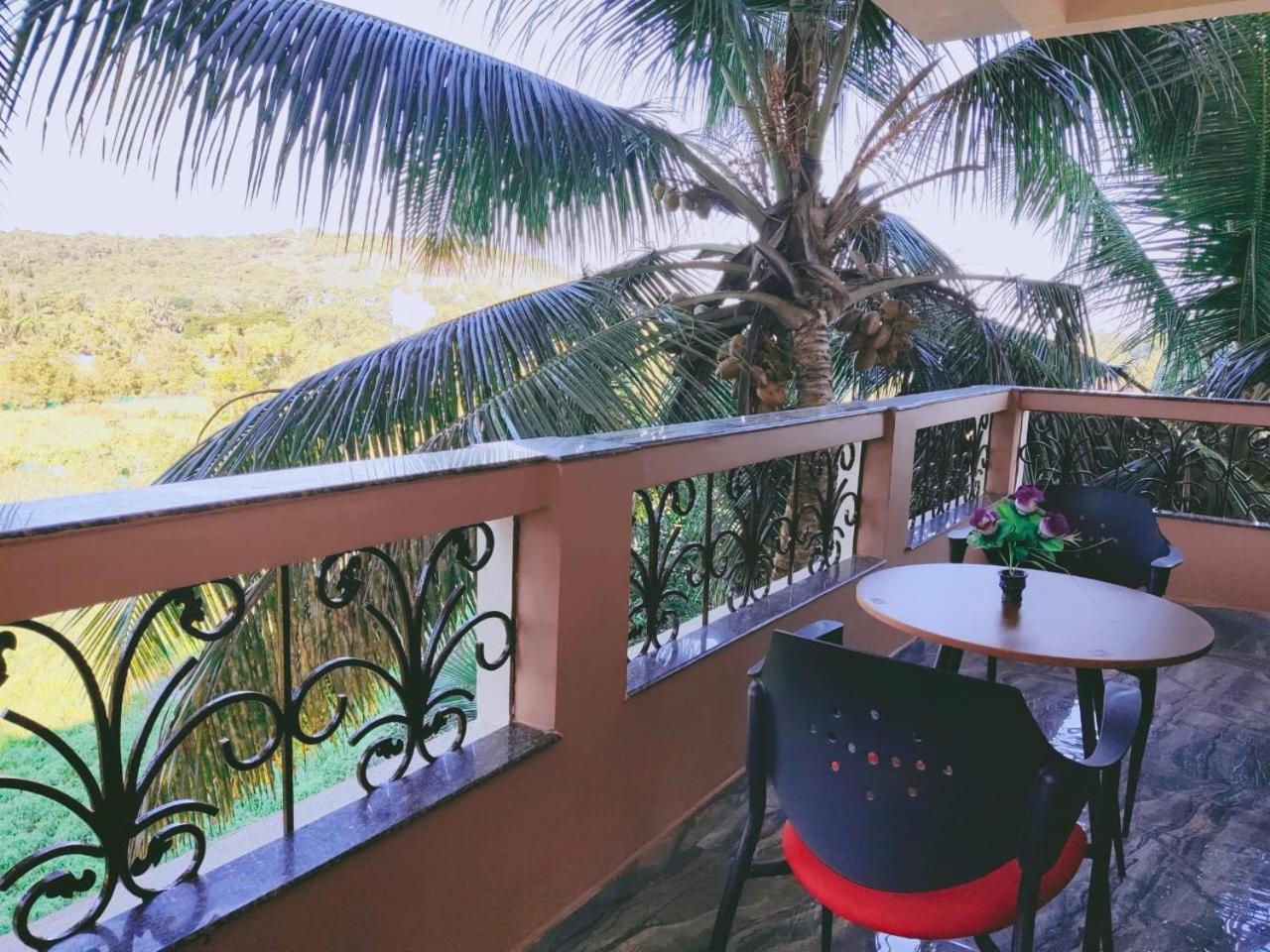 Double Room with Balcony photo 2