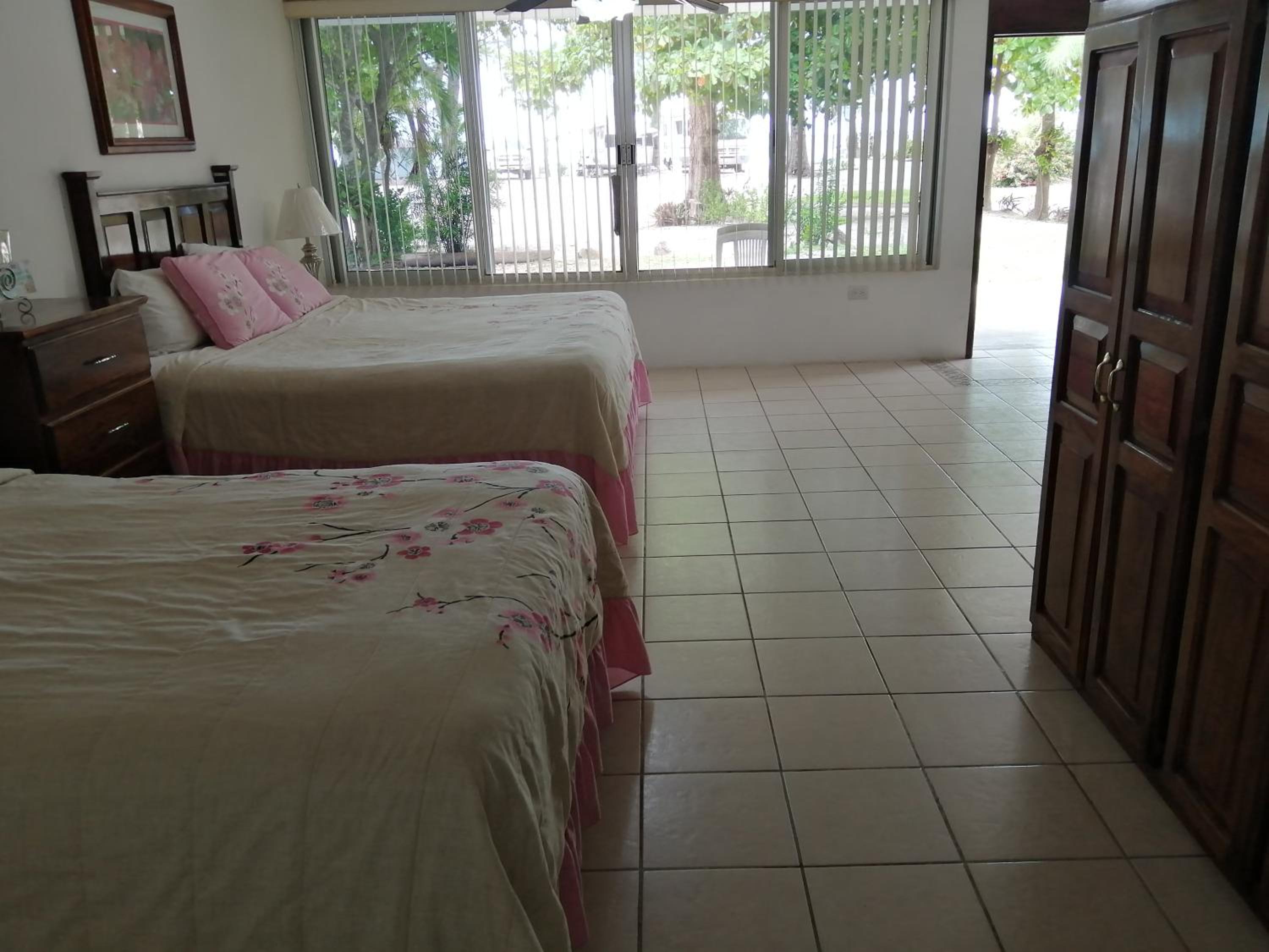 Queen Room with Sea View photo 1