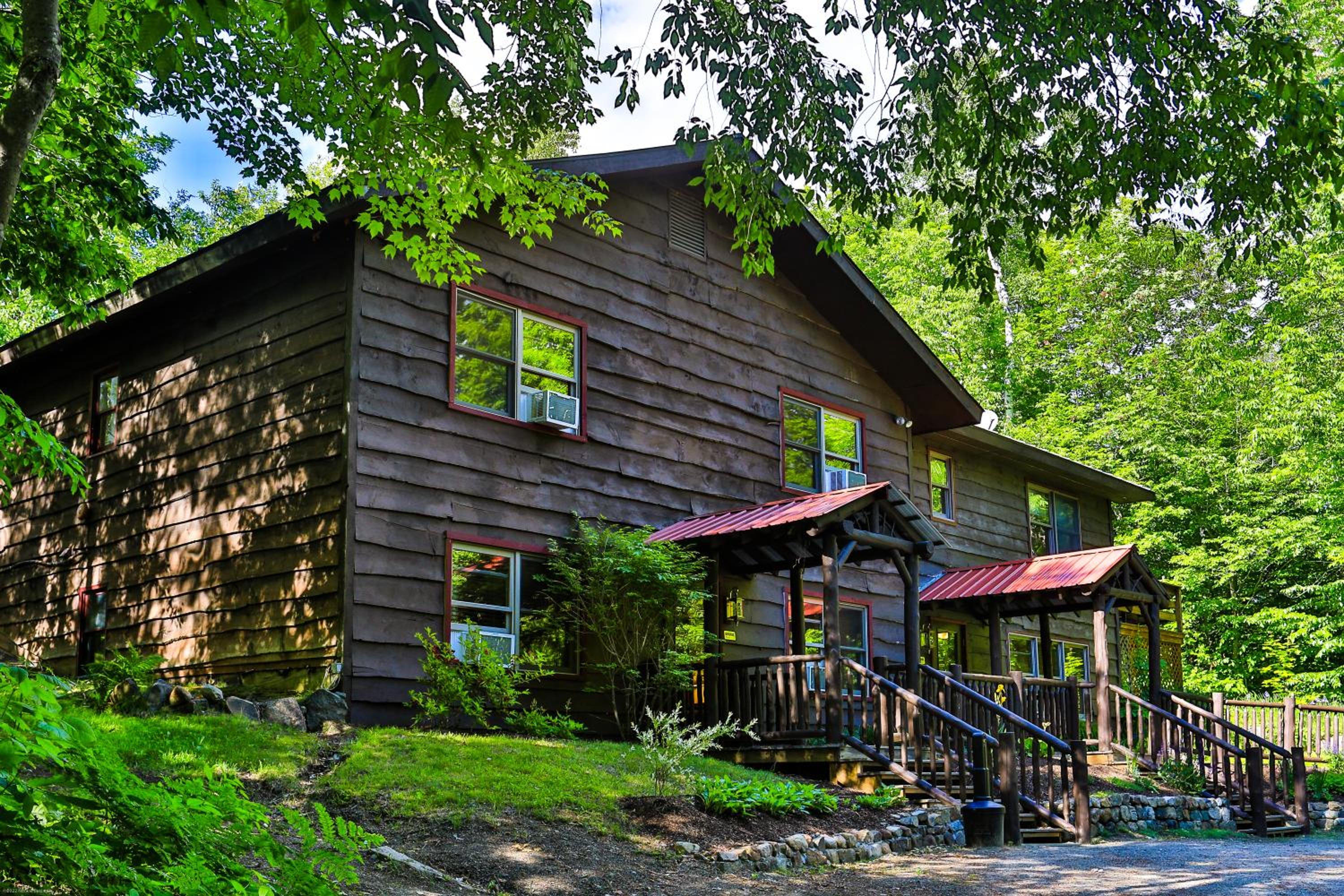 Tea House or Birches Cottage Room - Two Queens photo 3