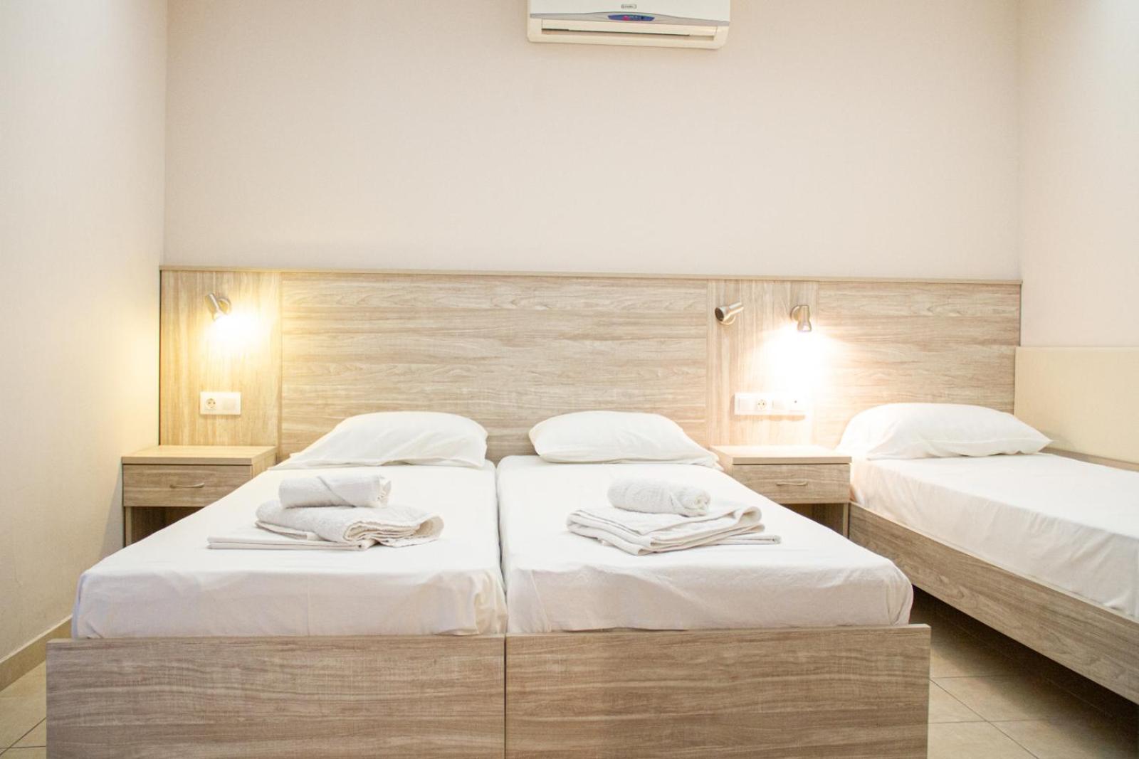 Economy Triple Room photo 1
