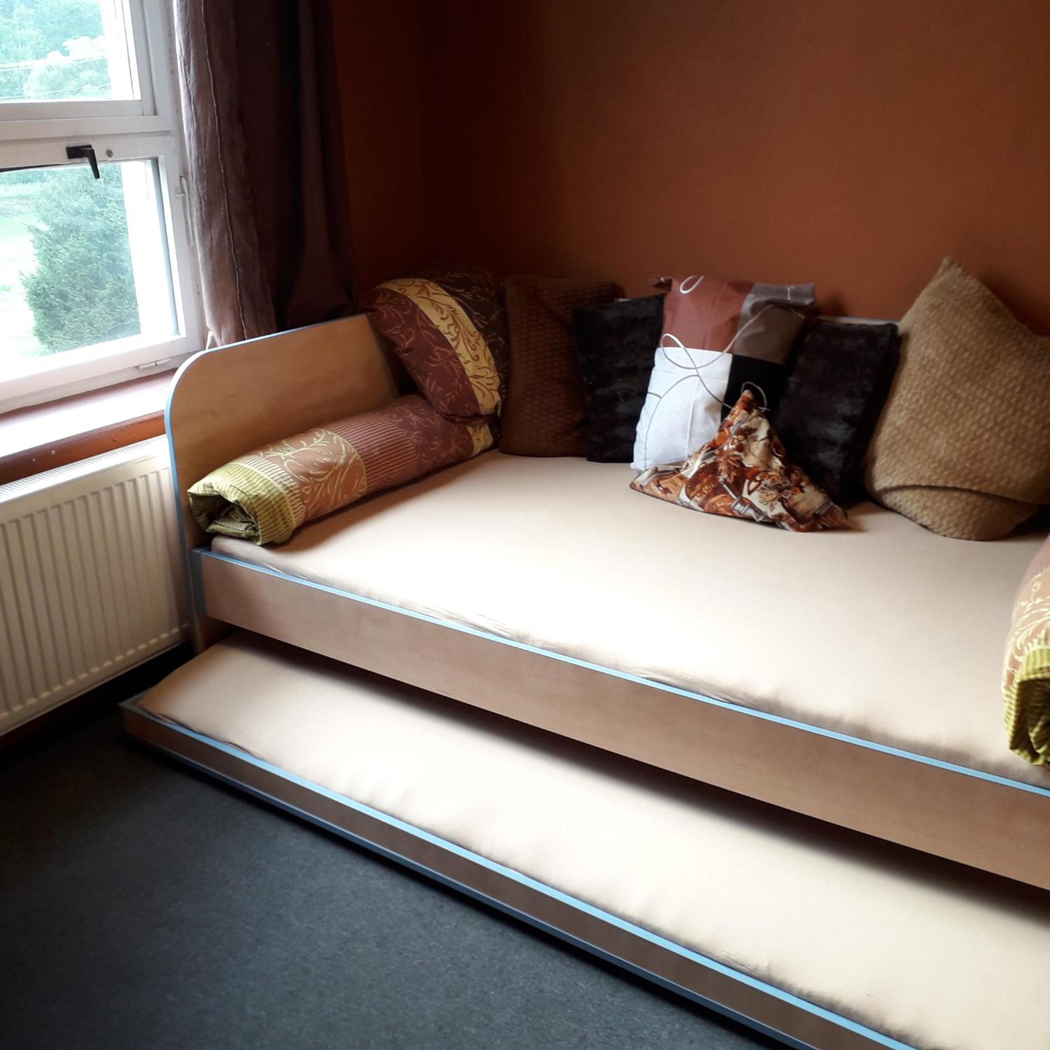 Double or Twin Room with Private Bathroom - Photo 3