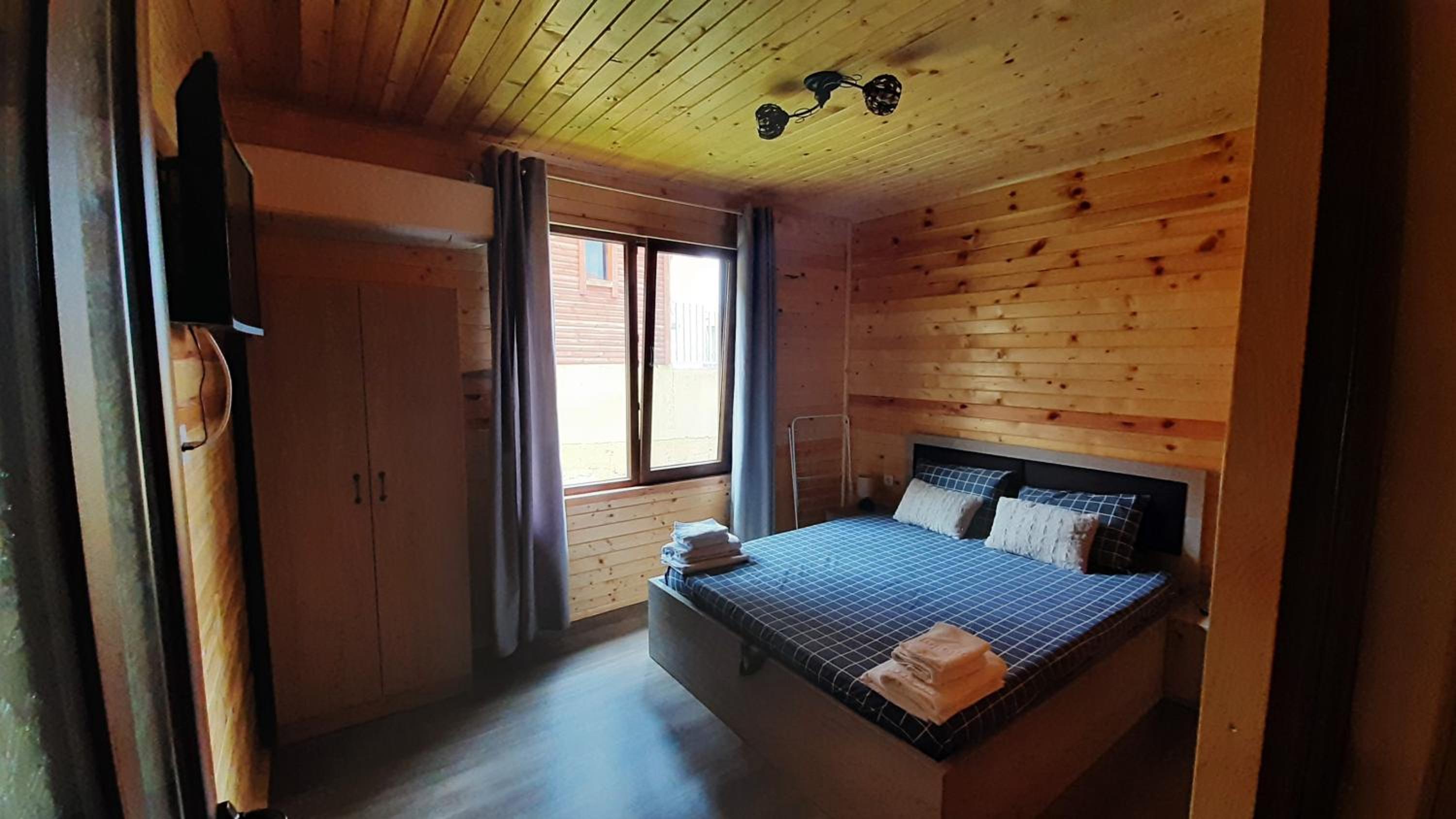 One-Bedroom Apartment - Photo 13