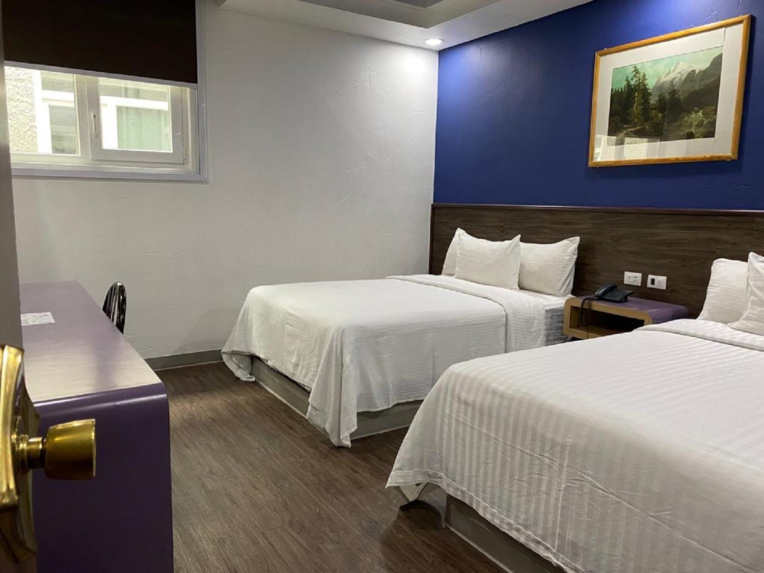 Twin Room - Photo 2