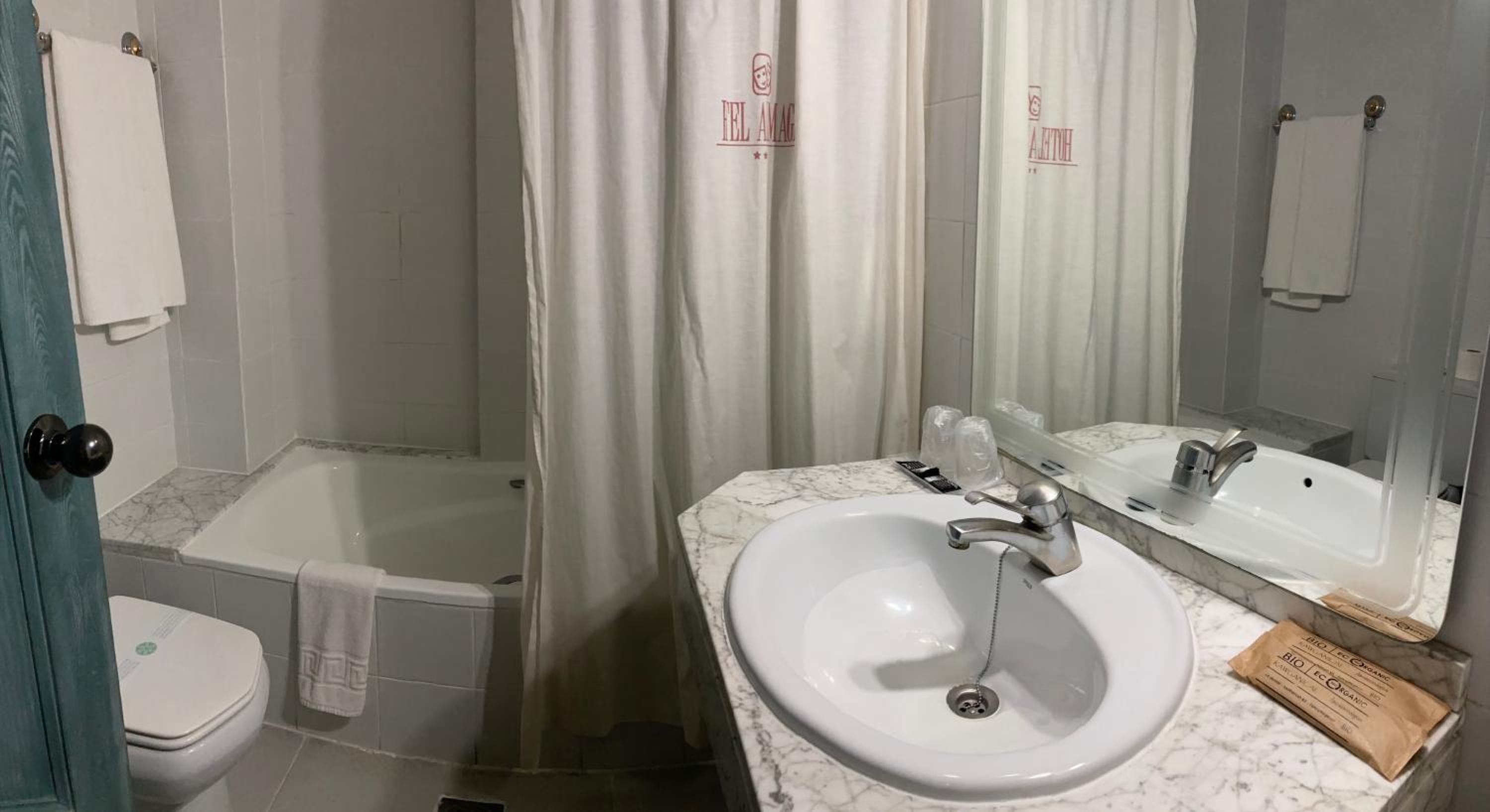Double Room With Extra Bed photo 2