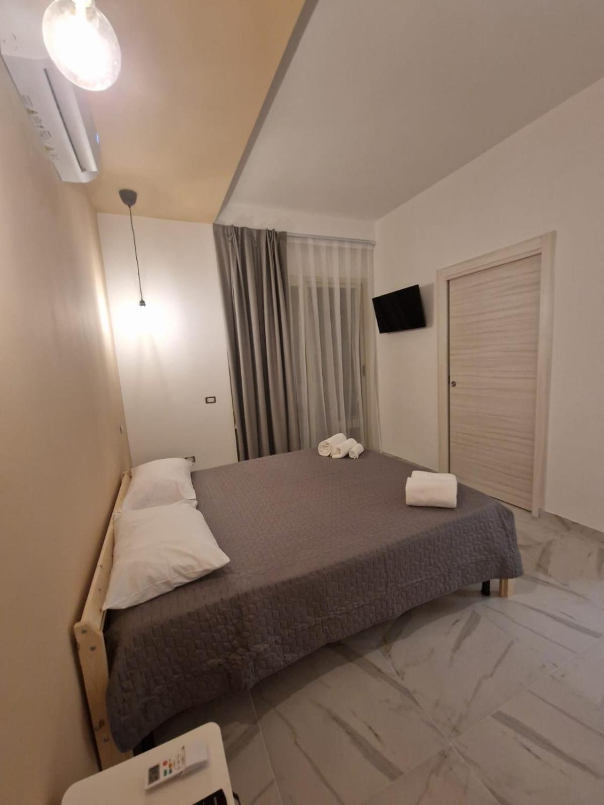 Triple Room with Private Bathroom - Photo 1