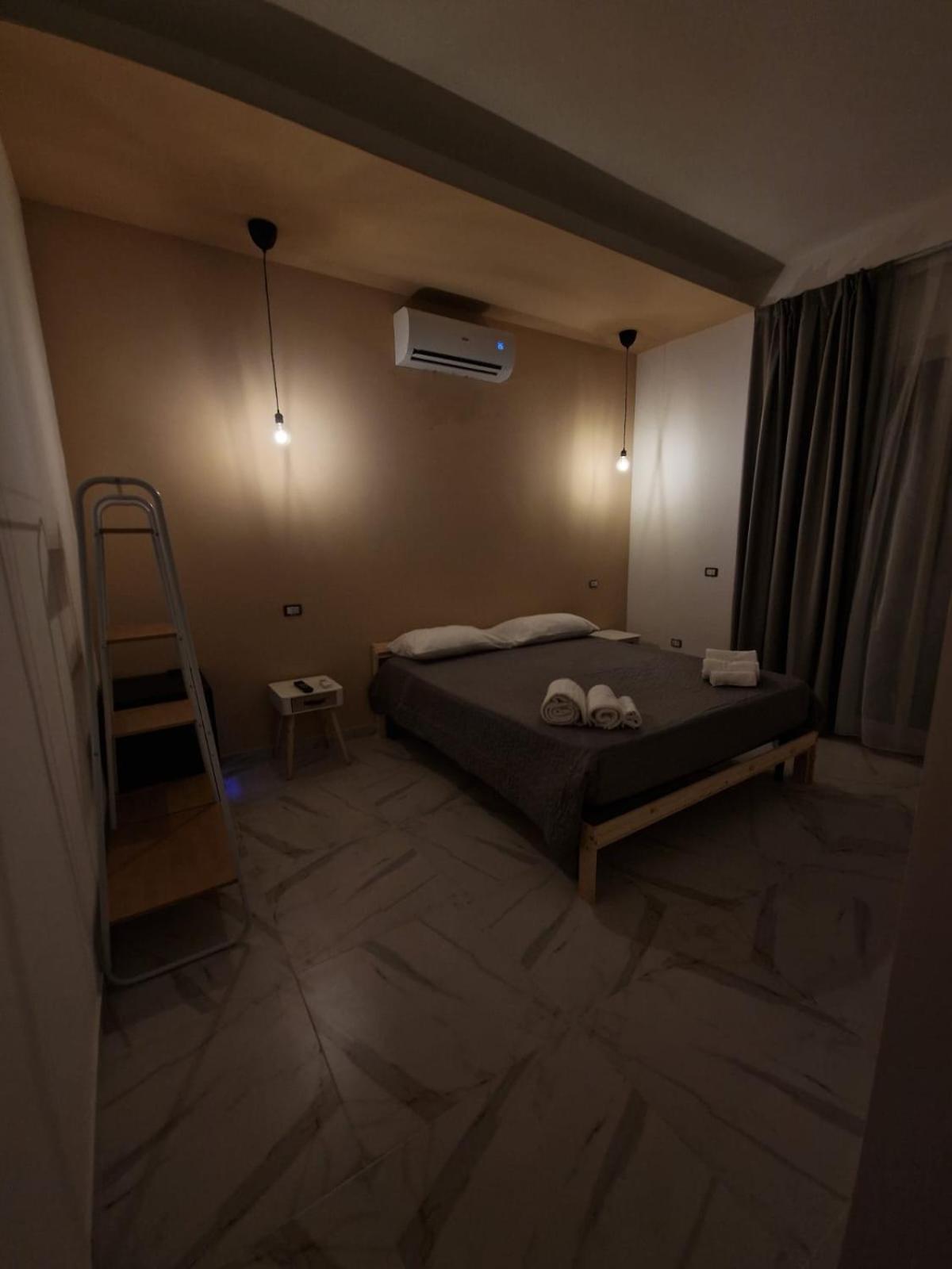 Triple Room with Private Bathroom - Photo 9