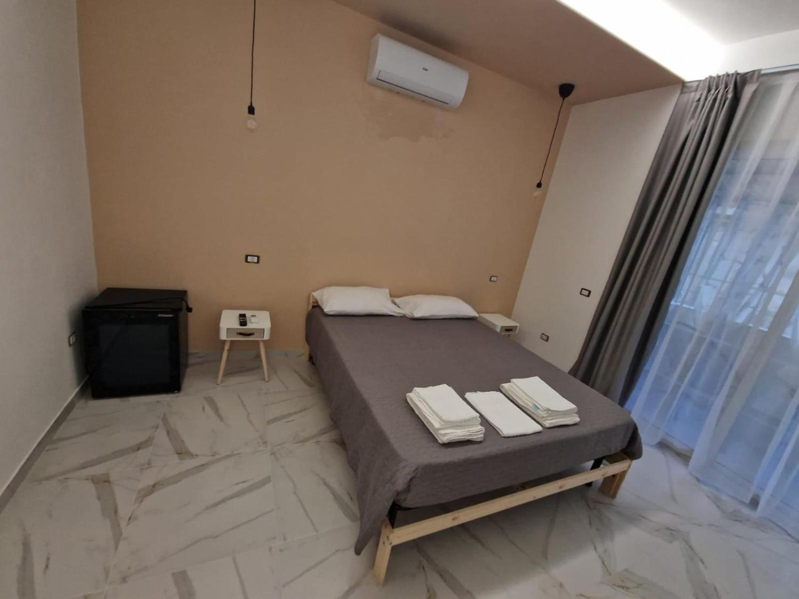 Triple Room with Private Bathroom - Photo 12