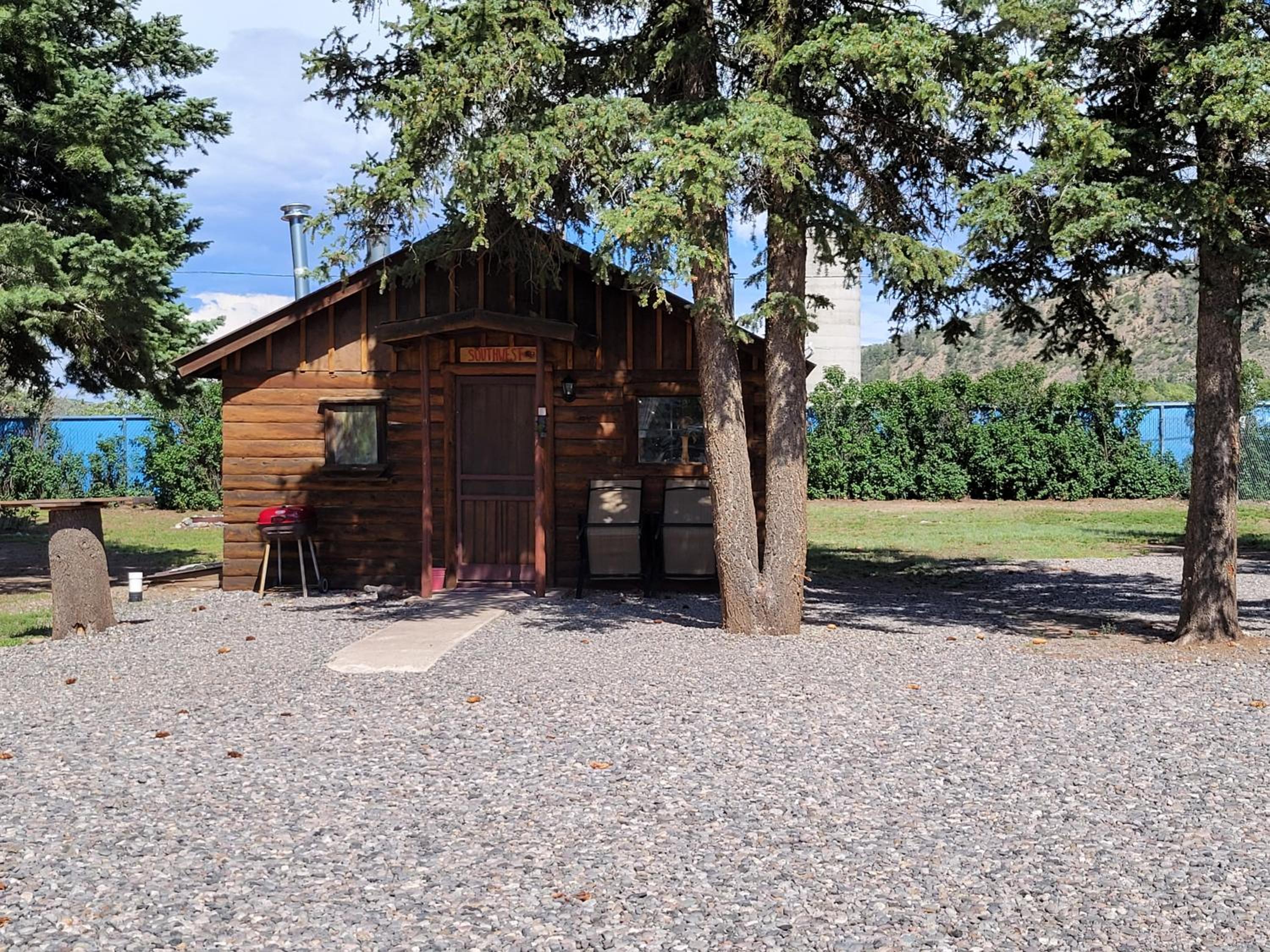 One-Bedroom Chalet - Pet Friendly photo 3