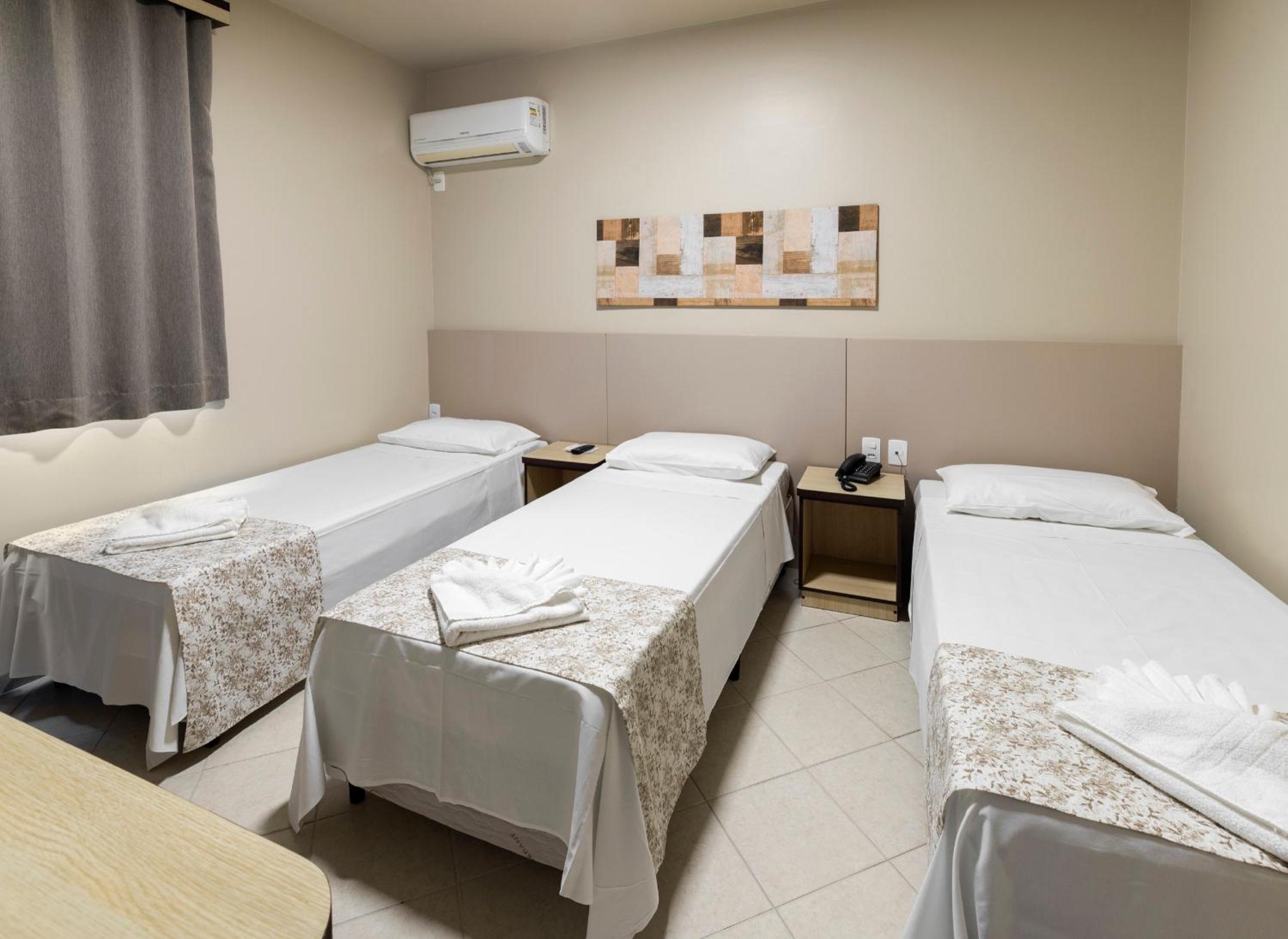Hotel Pitol — Standard Triple Room