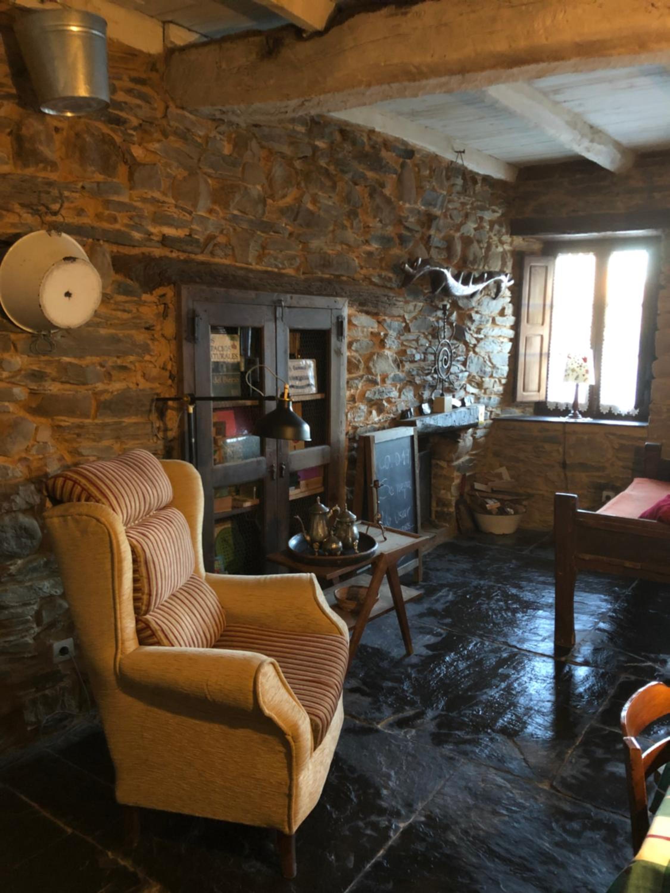 Casa de cuatro habitaciones