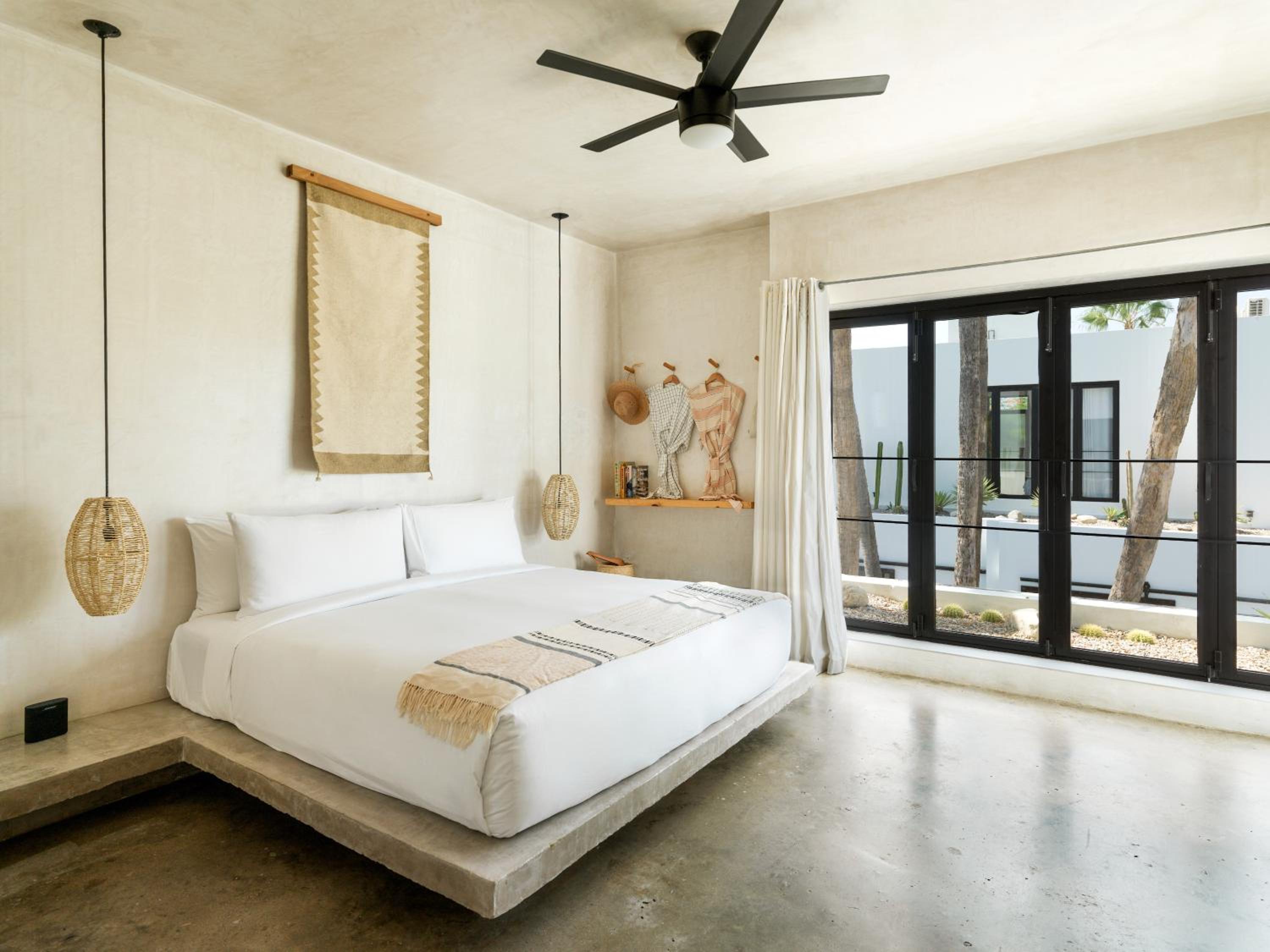 Drift Retreat with one Queen Bed photo 1
