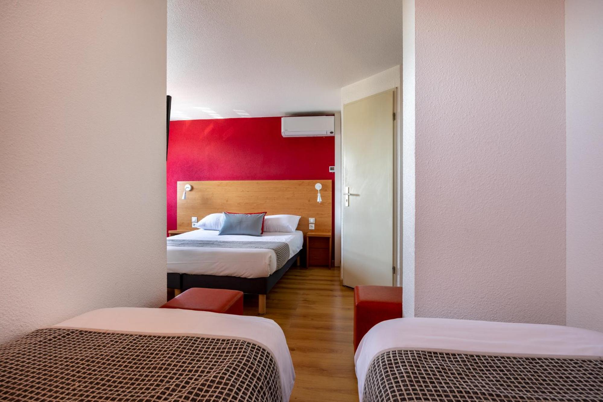Quadruple Room - Photo 7