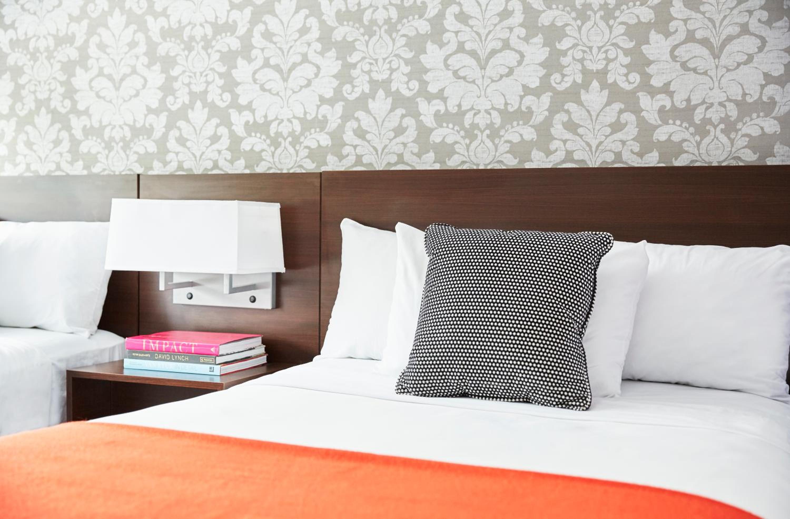 Double Room with Two Double Beds - Non-Smoking - Photo 4