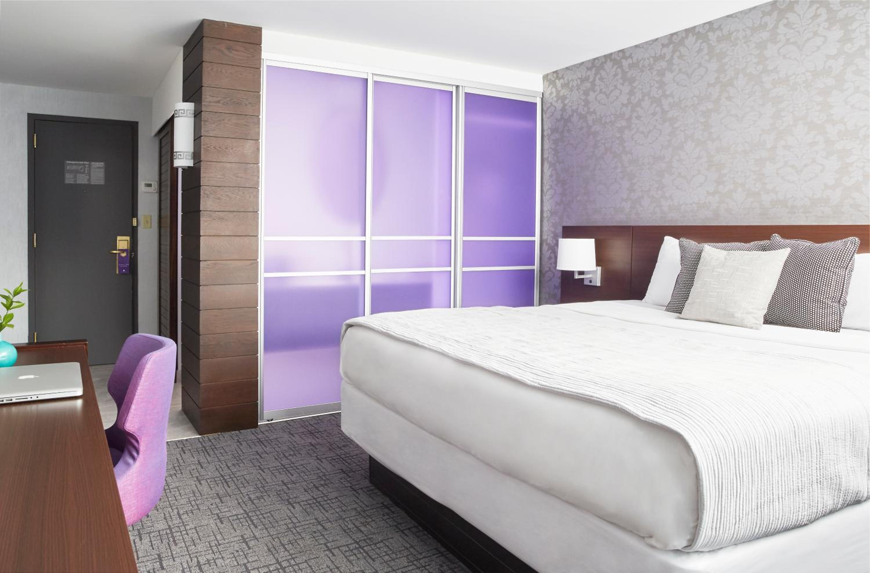 King Room - Non-Smoking - Photo 4