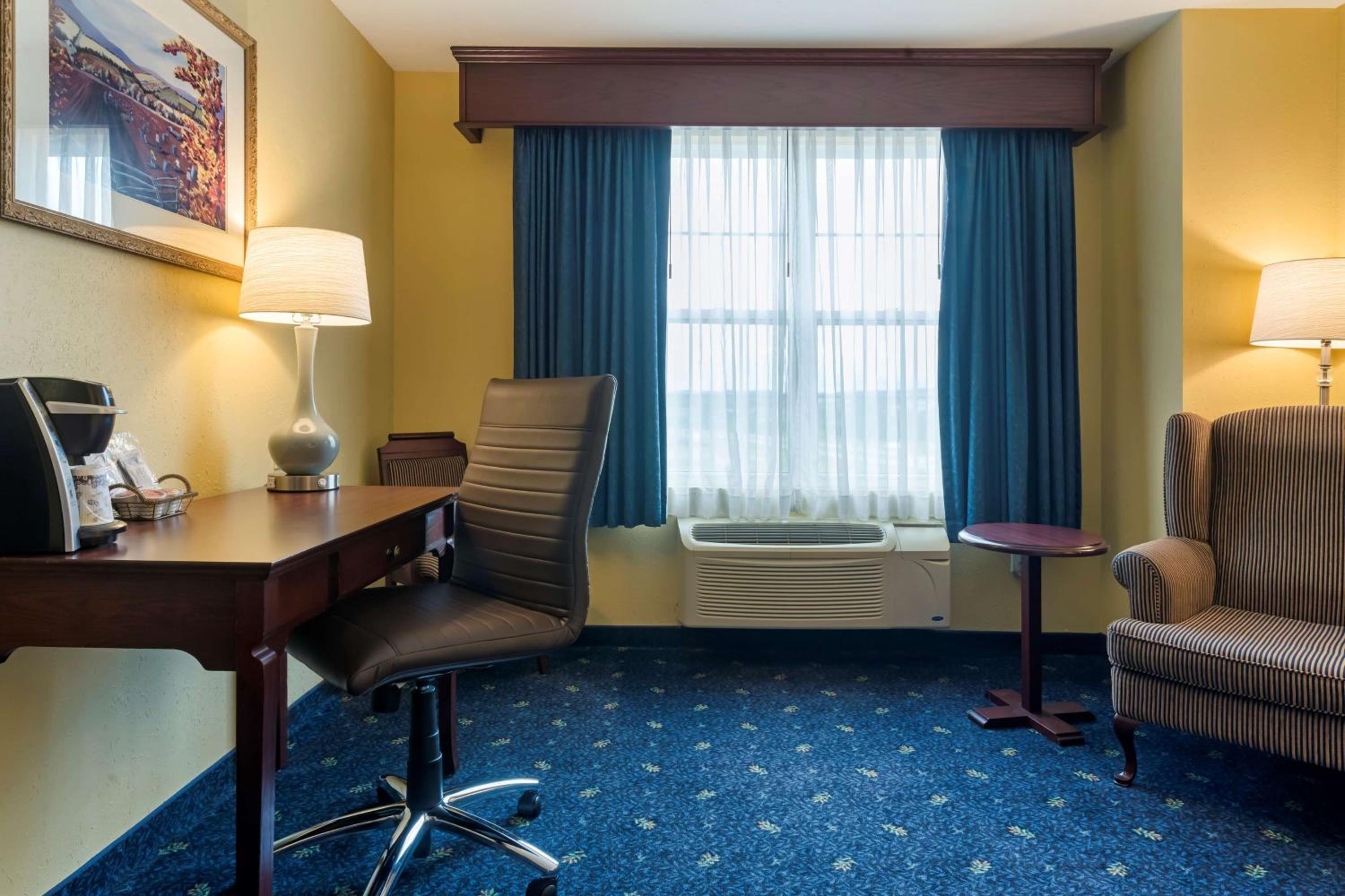 Queen Room - Photo 5
