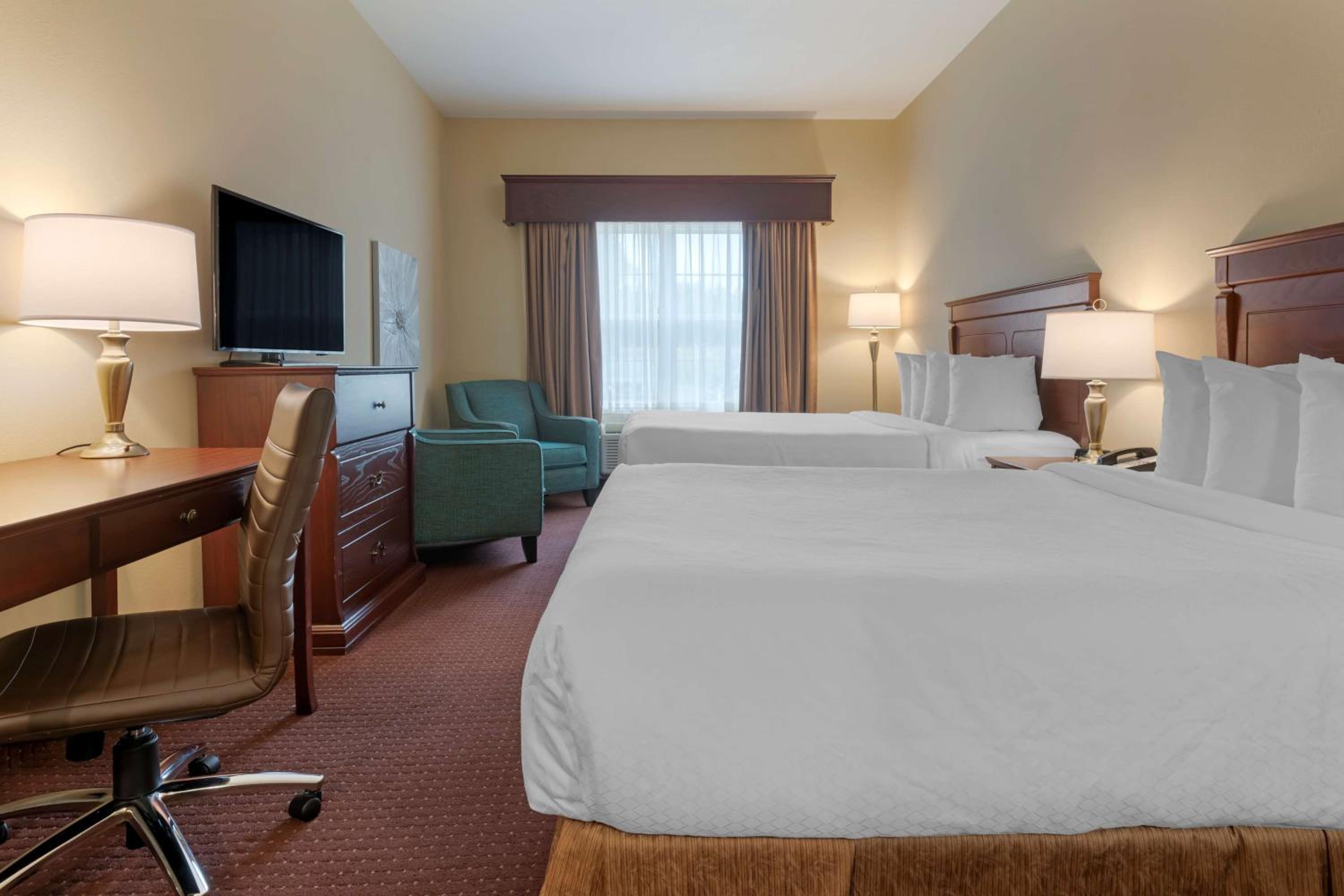 Queen Room with Two Queen Beds and Kitchenette - Photo 1