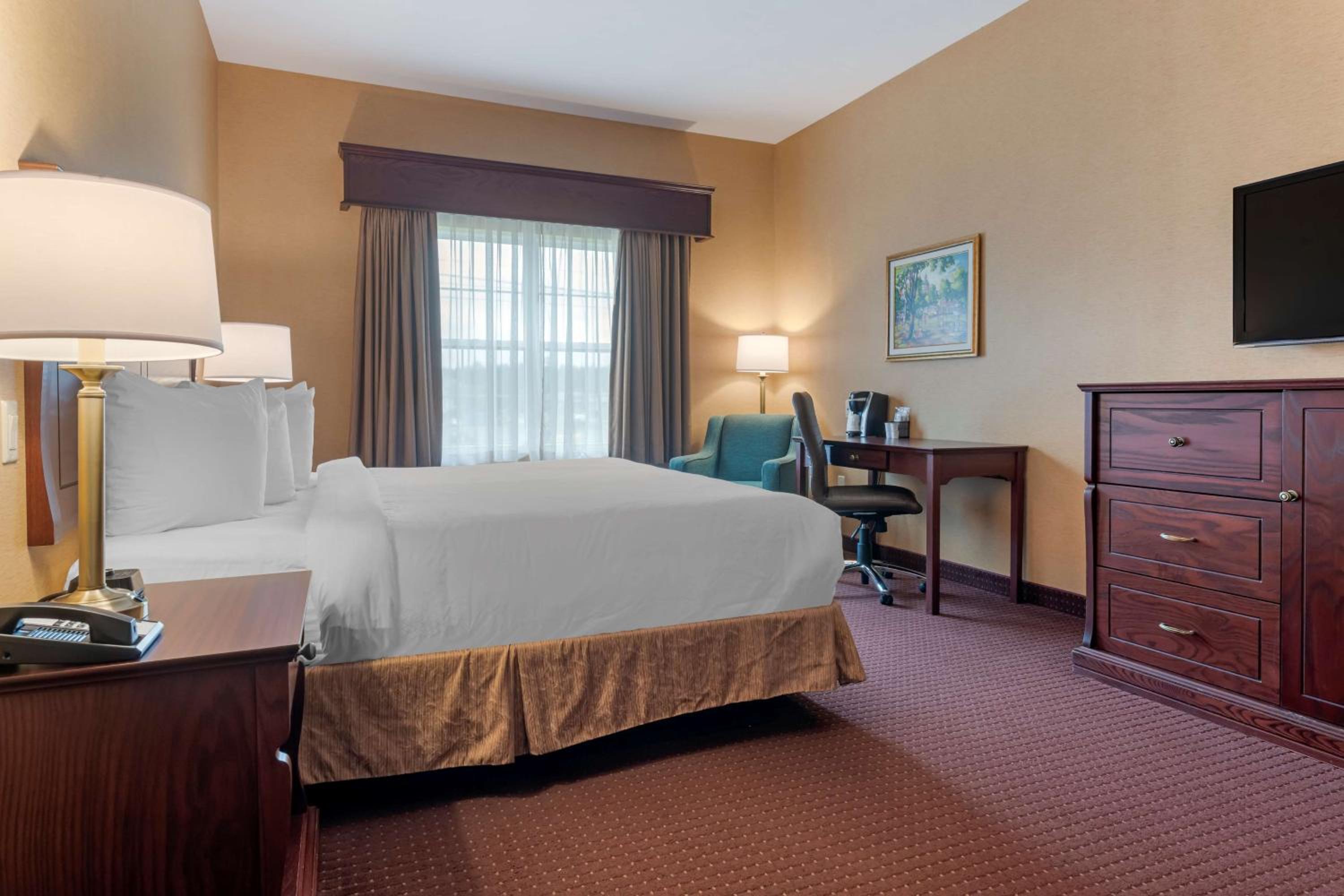 King Room - Non-Smoking - Photo 1