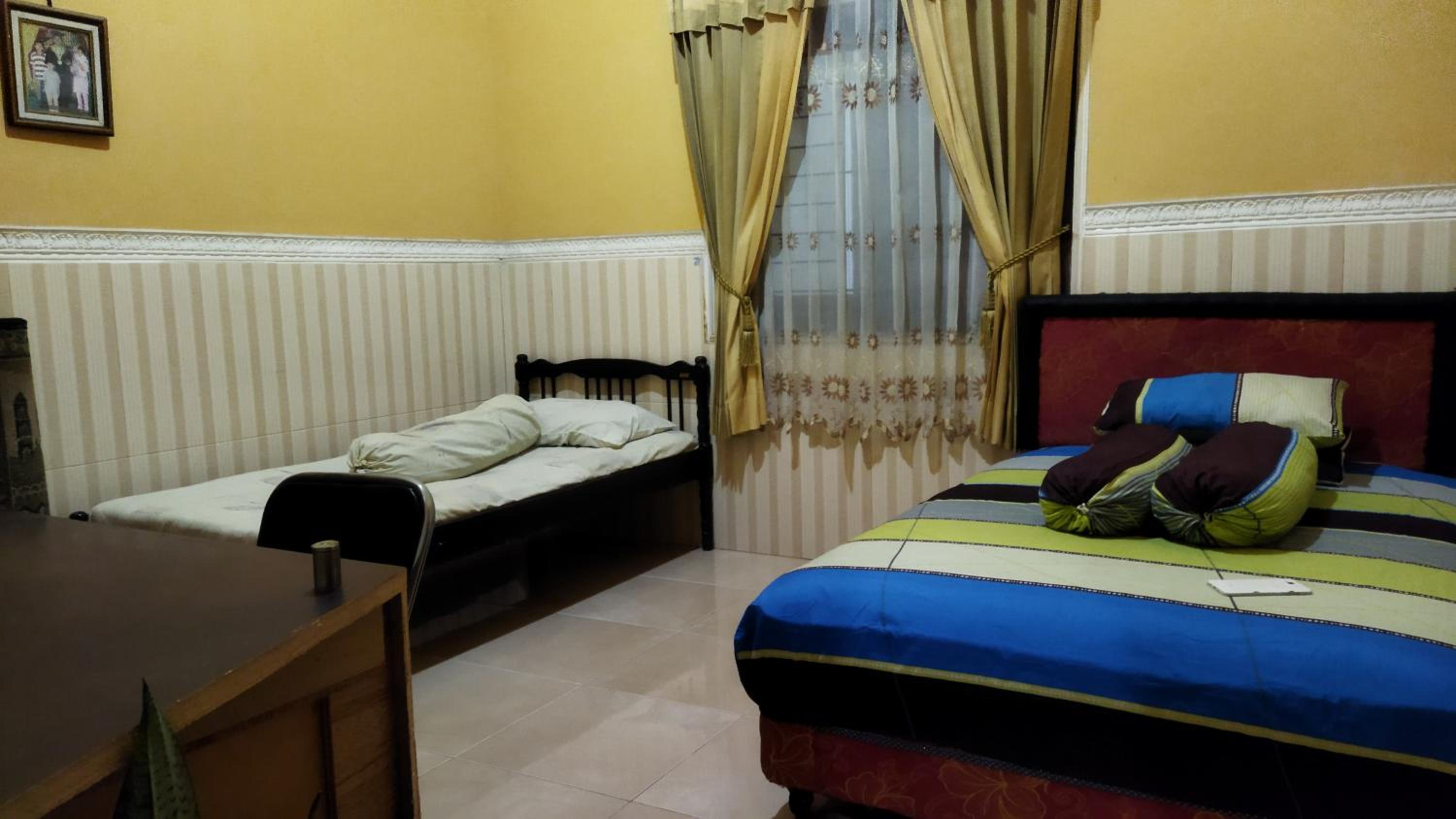 Budget Twin Room - Photo 3