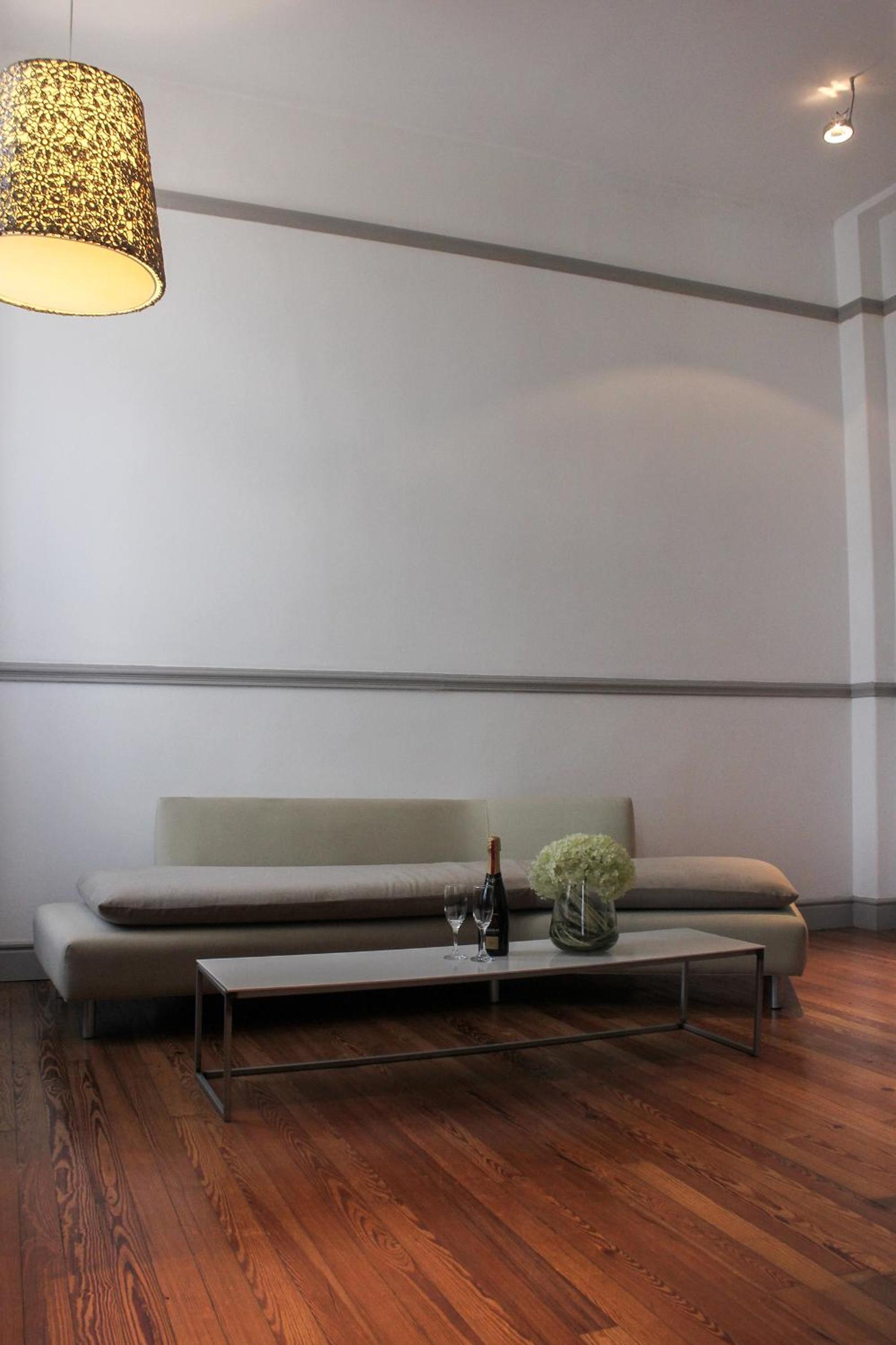 One-Bedroom VIP King Suite - Non-Smoking thumbnail 6